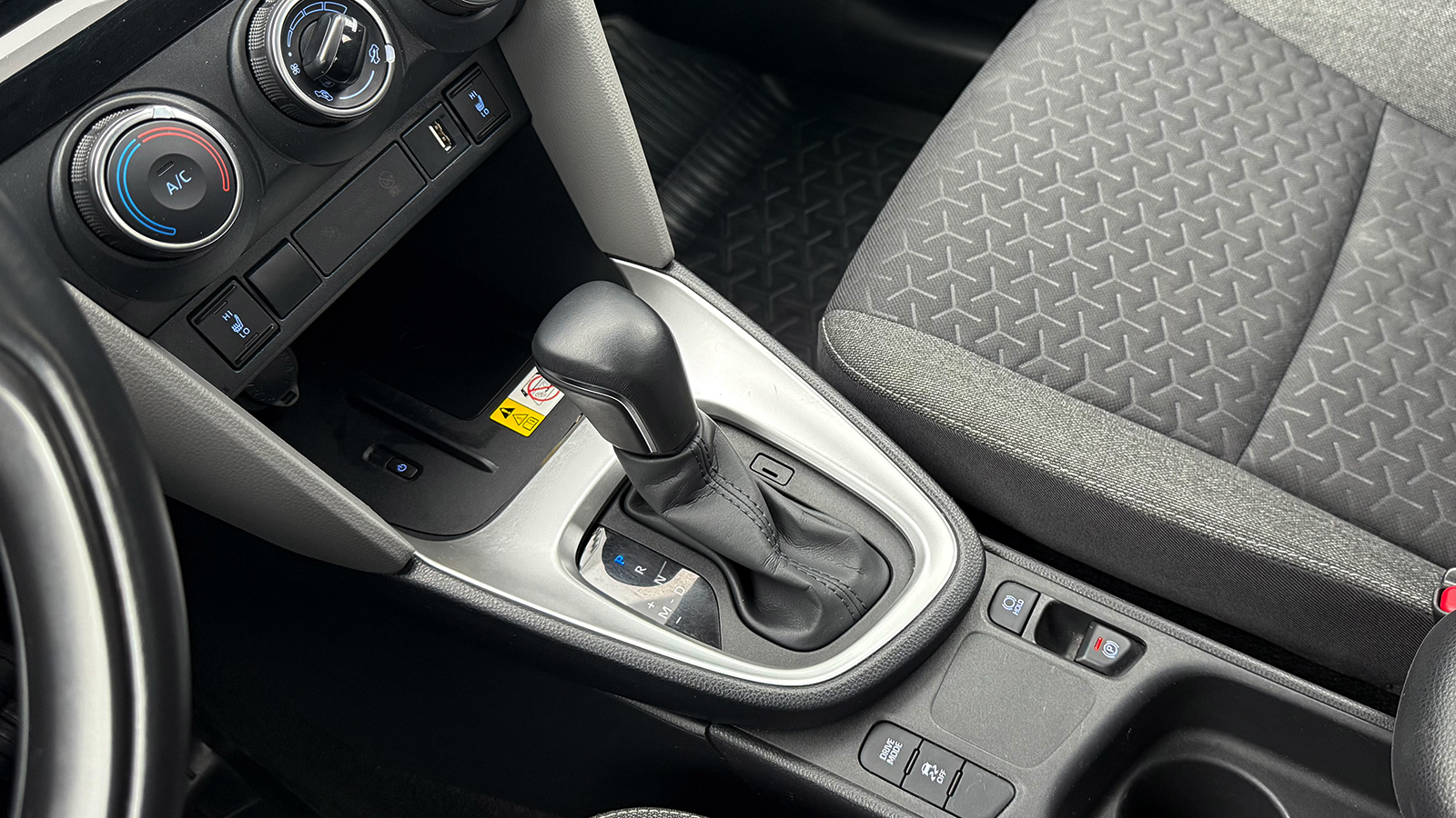 Toyota YARIS CROSS 2022 року, Хетчбек, Тойота Центр Рівне "Агат Авто", м.Рівне | Фото № 21 Toyota YARIS CROSS 2022 року з пробігом 38108 км, Хетчбек, Тойота Центр Рівне "Агат Авто", м.Рівне - 1053270 ГРН | Фото № 21