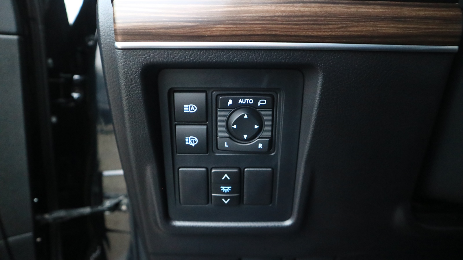 Toyota LAND CRUISER PRADO 2020 року, Універсал, Тойота Центр Київ "Автосаміт Укравто Столичне", м.Київ | Фото № 20 Toyota LAND CRUISER PRADO 2020 року з пробігом 164748 км, Універсал, Тойота Центр Київ "Автосаміт Укравто Столичне", м.Київ - 1598000 ГРН | Фото № 20