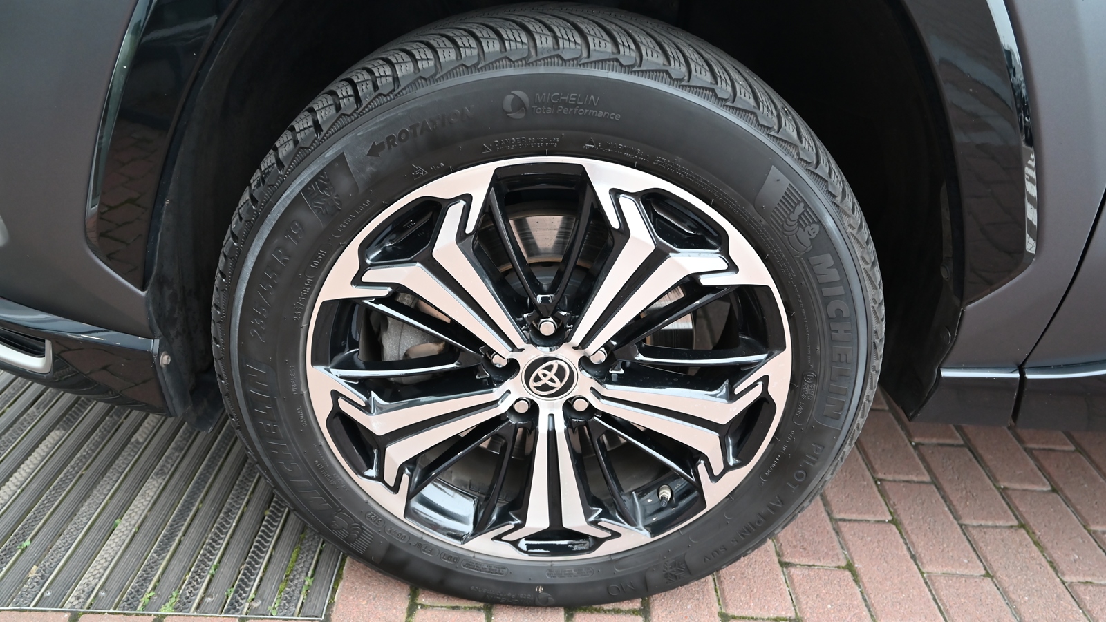 Toyota RAV4 Plug-In 2022 року, Універсал, Тойота Центр Київ "Сіті Плаза", м.Київ | Фото № 12 Toyota RAV4 Plug-In 2022 року з пробігом 105103 км, Універсал, Тойота Центр Київ "Сіті Плаза", м.Київ - 1837875 ГРН | Фото № 12