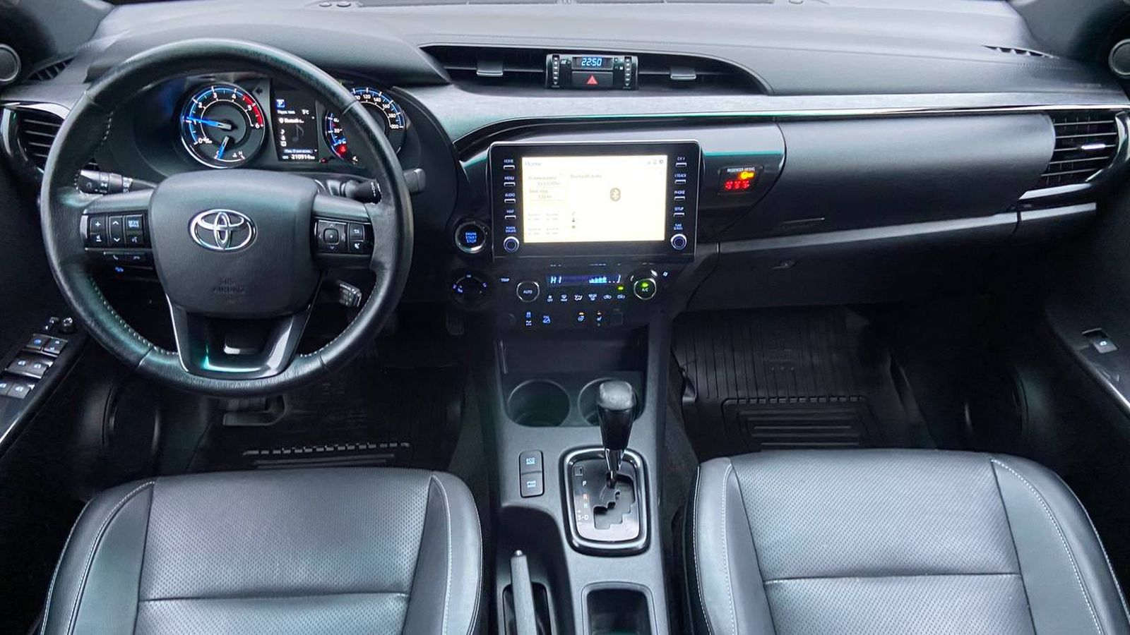 Toyota HILUX 2020 року, Пікап, Тойота Центр Хмельницький "Гранд Мотор", м.Хмельницький | Фото № 8 Toyota HILUX 2020 року з пробігом 186289 км, Пікап, Тойота Центр Хмельницький "Гранд Мотор", м.Хмельницький - 1500000 ГРН | Фото № 8