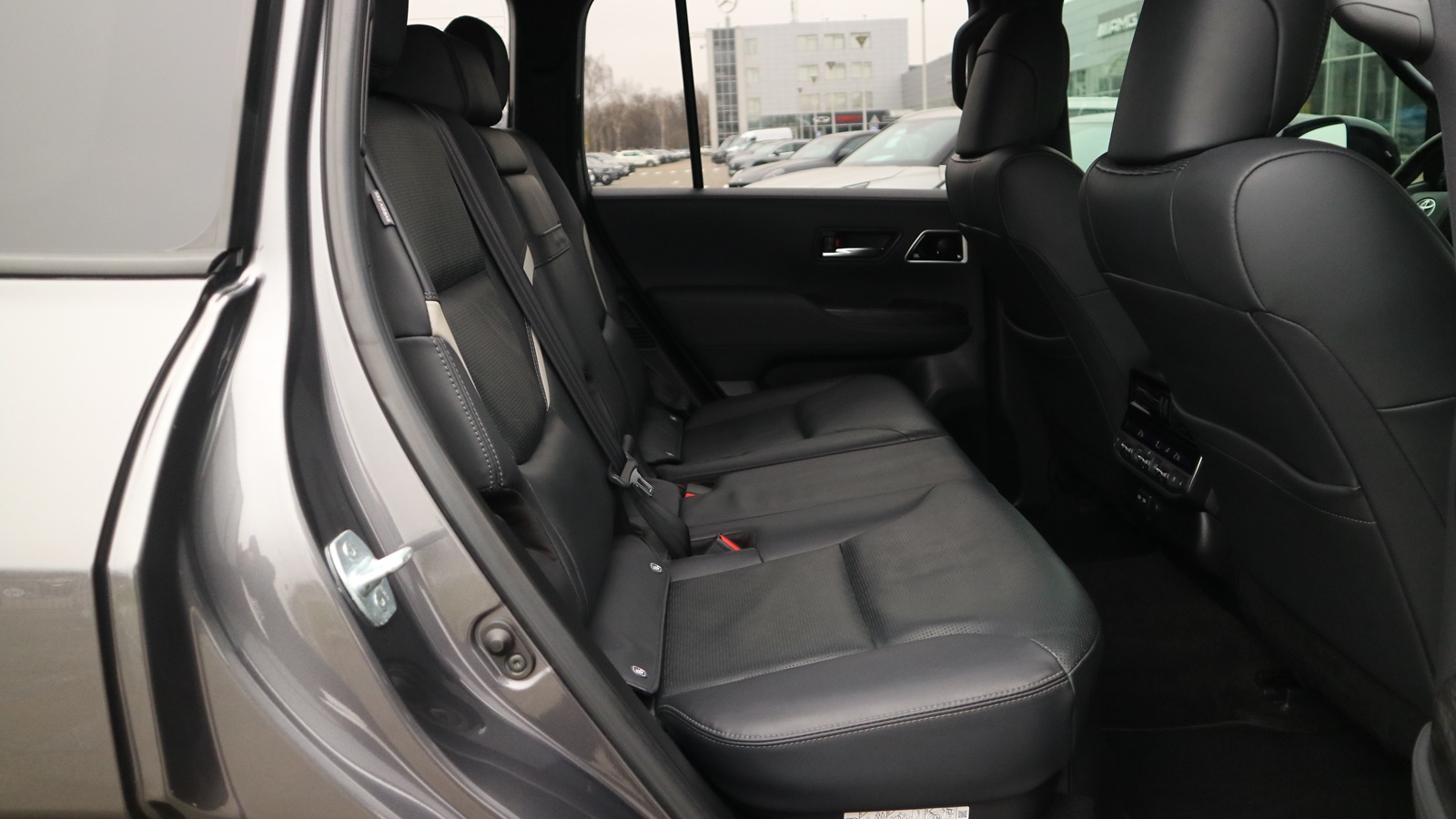 Toyota LAND CRUISER 2021 року, Універсал, Тойота Центр Київ "Автосаміт Укравто Столичне", м.Київ | Фото № 7 Toyota LAND CRUISER 2021 року з пробігом 51182 км, Універсал, Тойота Центр Київ "Автосаміт Укравто Столичне", м.Київ - 3178000 ГРН | Фото № 7