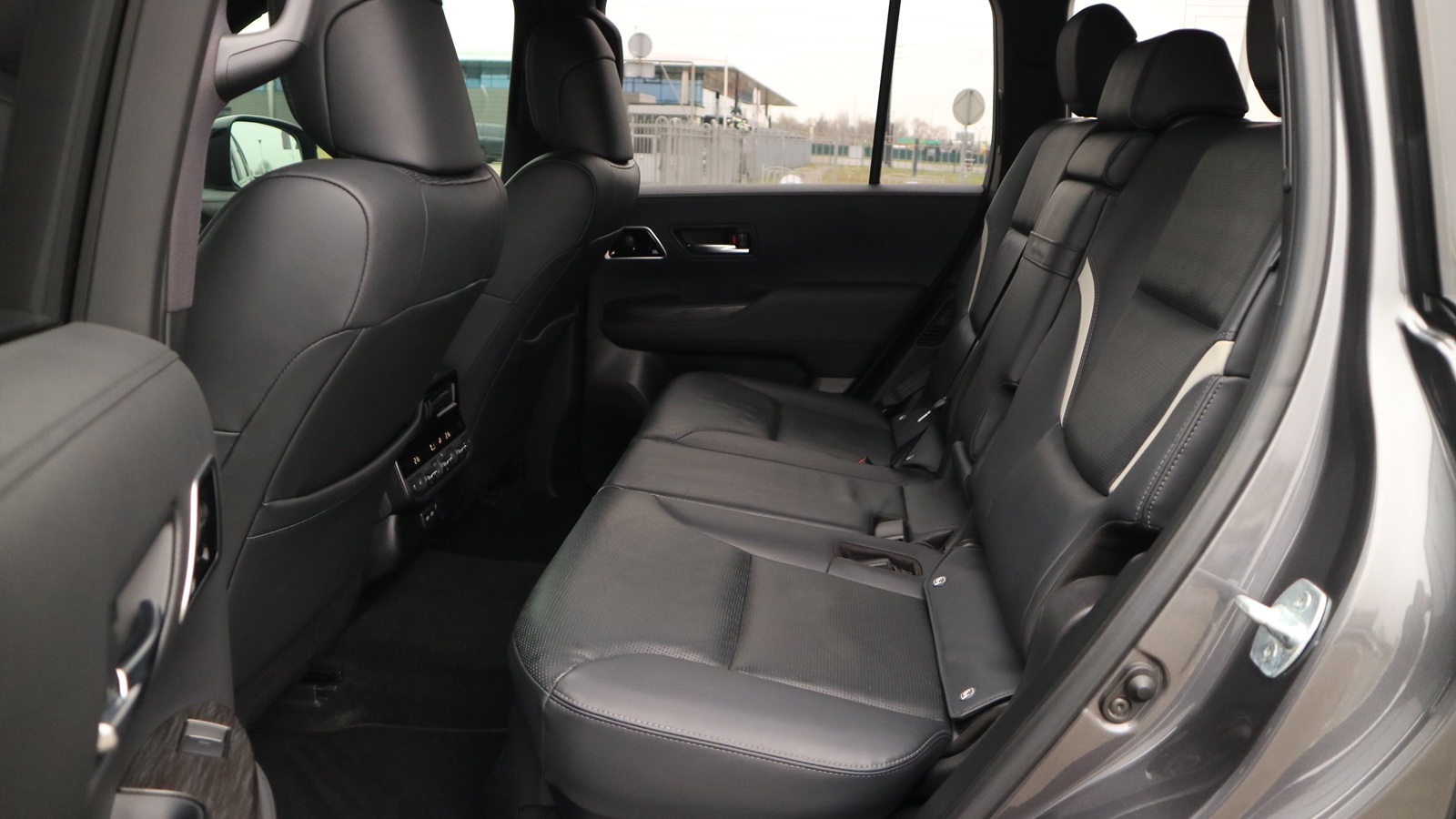 Toyota LAND CRUISER 2021 року, Універсал, Тойота Центр Київ "Автосаміт Укравто Столичне", м.Київ | Фото № 14 Toyota LAND CRUISER 2021 року з пробігом 51182 км, Універсал, Тойота Центр Київ "Автосаміт Укравто Столичне", м.Київ - 3178000 ГРН | Фото № 14