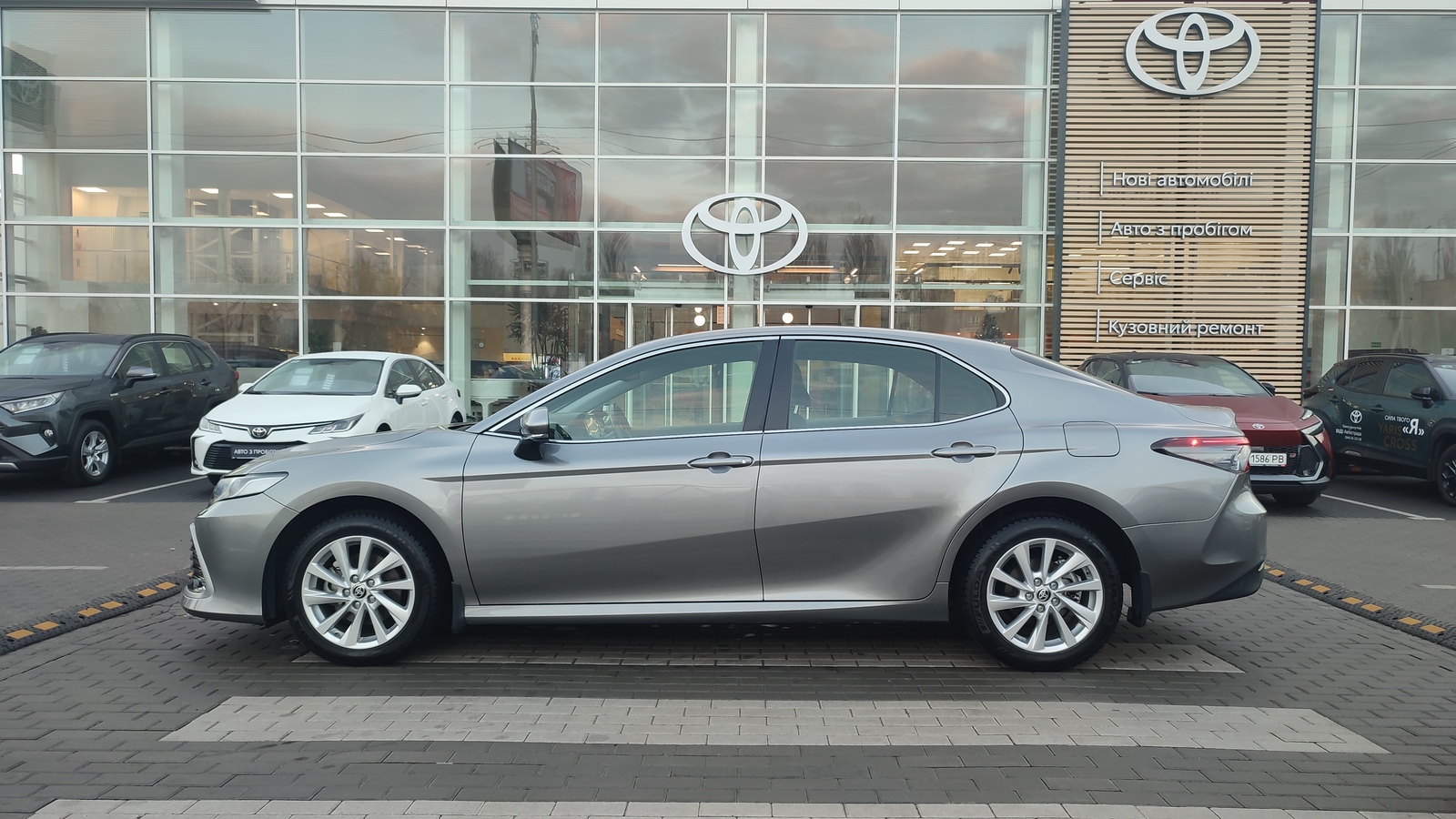 Toyota CAMRY 2021 року, Седан, Тойота Центр Київ "ВіДі Автострада", м.Київ | Фото № 3 Toyota CAMRY 2021 року з пробігом 37137 км, Седан, Тойота Центр Київ "ВіДі Автострада", м.Київ - 1128000 ГРН | Фото № 3