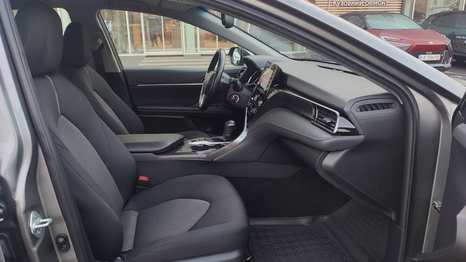 Toyota CAMRY 2021 року, Седан, Тойота Центр Київ "ВіДі Автострада", м.Київ | Фото № 6 Toyota CAMRY 2021 року з пробігом 37137 км, Седан, Тойота Центр Київ "ВіДі Автострада", м.Київ - 1128000 ГРН | Фото № 6