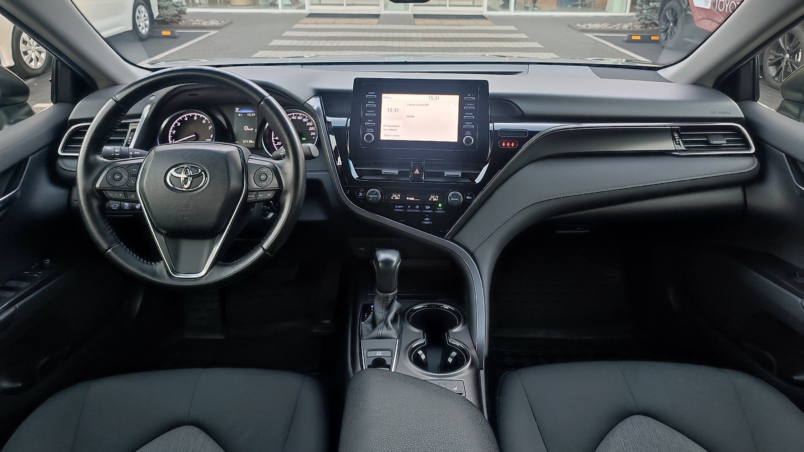 Toyota CAMRY 2021 року, Седан, Тойота Центр Київ "ВіДі Автострада", м.Київ | Фото № 8 Toyota CAMRY 2021 року з пробігом 37137 км, Седан, Тойота Центр Київ "ВіДі Автострада", м.Київ - 1128000 ГРН | Фото № 8