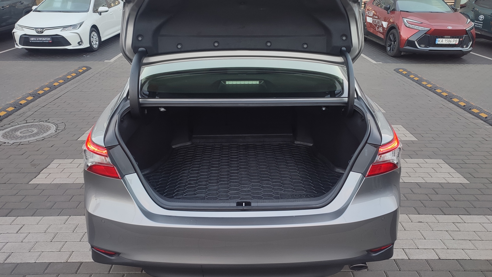 Toyota CAMRY 2021 року, Седан, Тойота Центр Київ "ВіДі Автострада", м.Київ | Фото № 10 Toyota CAMRY 2021 року з пробігом 37137 км, Седан, Тойота Центр Київ "ВіДі Автострада", м.Київ - 1128000 ГРН | Фото № 10
