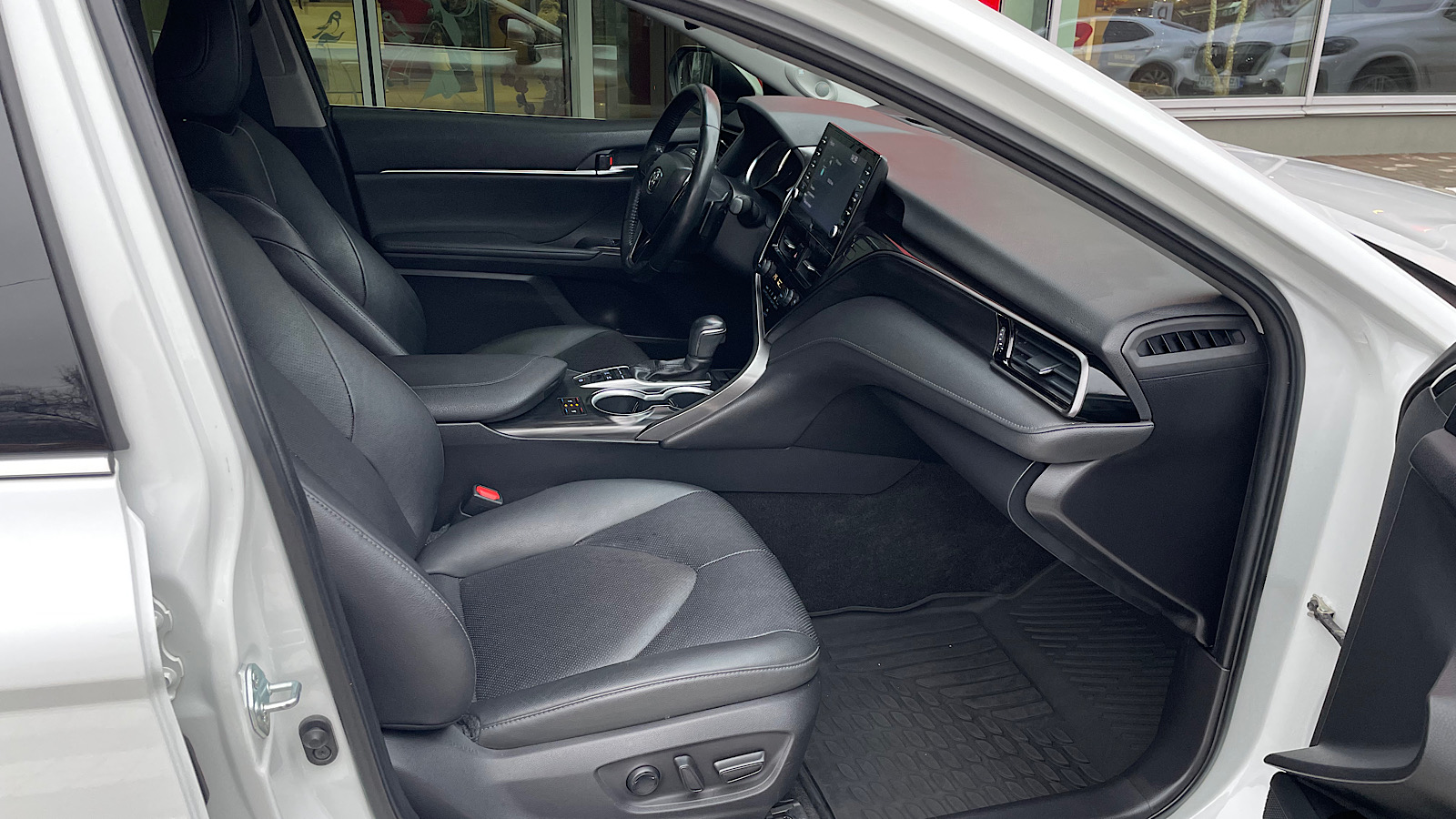 Toyota CAMRY 2021 року, Седан, Тойота Центр Запоріжжя "Восток Автомир", м.Запоріжжя | Фото № 6 Toyota CAMRY 2021 року з пробігом 95718 км, Седан, Тойота Центр Запоріжжя "Восток Автомир", м.Запоріжжя - 1358400 ГРН | Фото № 6