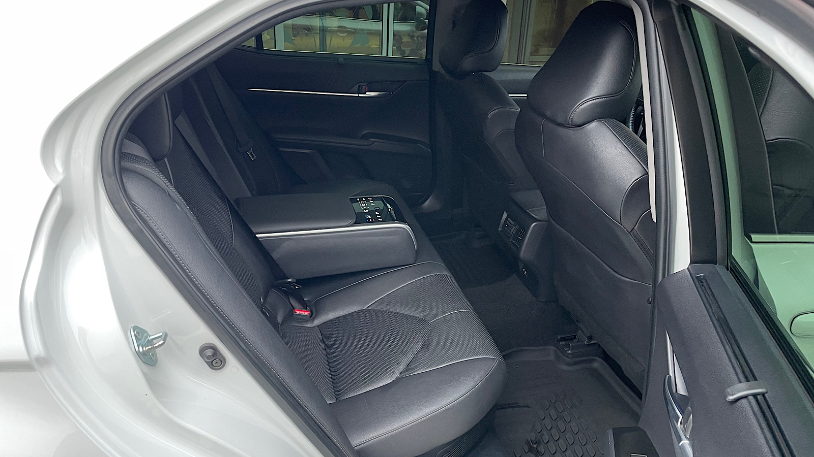 Toyota CAMRY 2021 року, Седан, Тойота Центр Запоріжжя "Восток Автомир", м.Запоріжжя | Фото № 7 Toyota CAMRY 2021 року з пробігом 95718 км, Седан, Тойота Центр Запоріжжя "Восток Автомир", м.Запоріжжя - 1358400 ГРН | Фото № 7