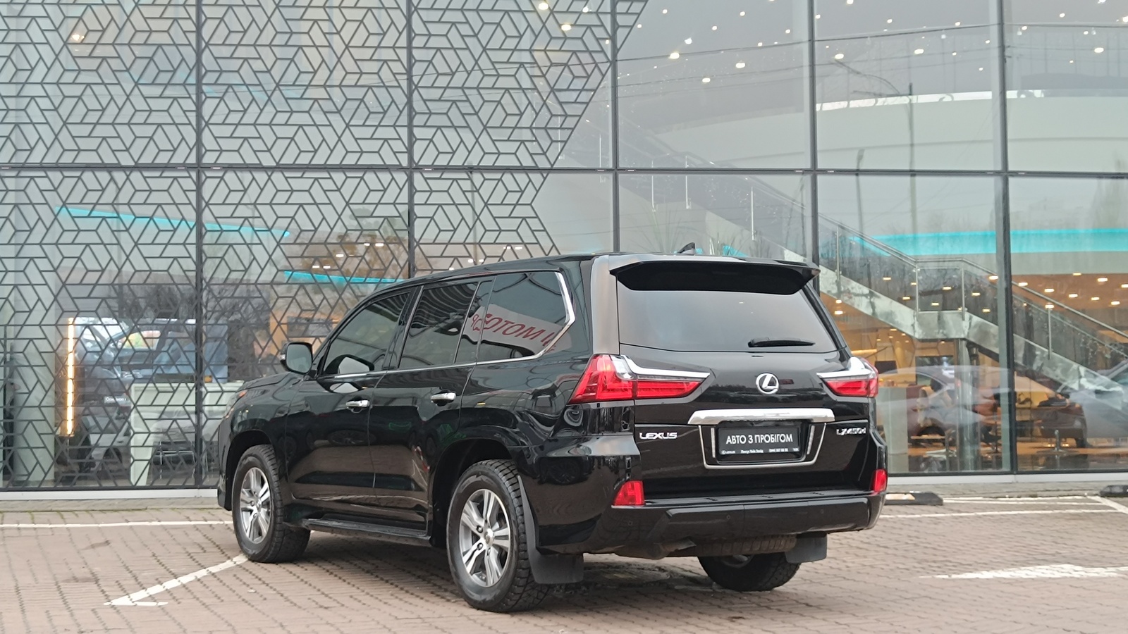 Lexus LX 2021 року з пробігом 125492 км, Універсал, Лексус Київ Захід, м.Київ - 3518000 ГРН | Фото № 2