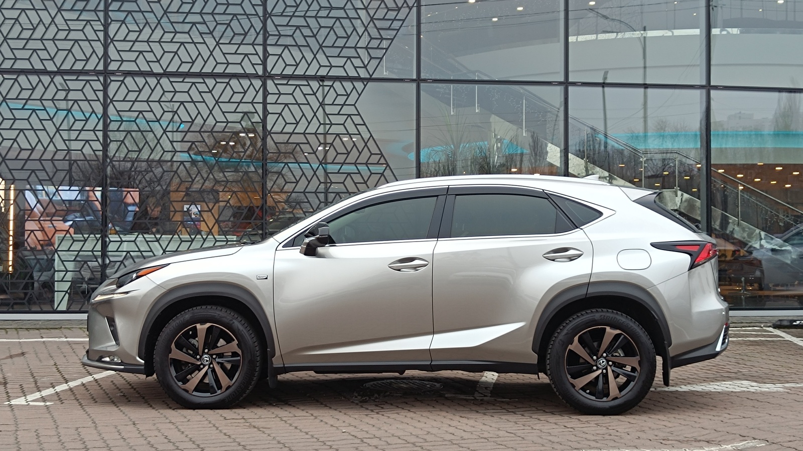 Lexus NX 2020 року з пробігом 36091 км, Універсал, Лексус Київ Захід, м.Київ - 1561000 ГРН | Фото № 3