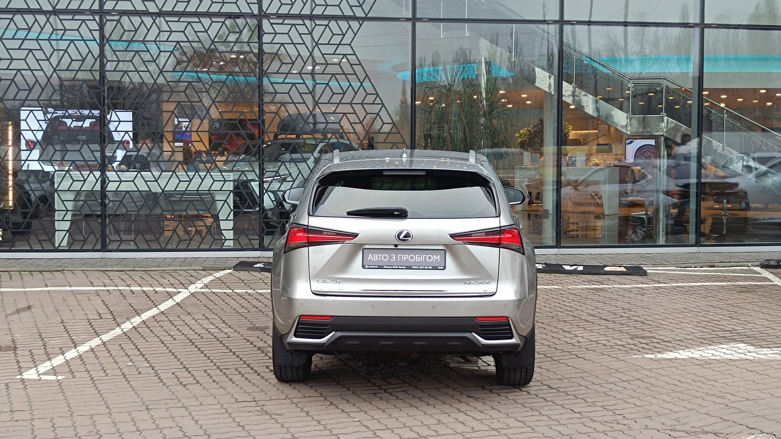 Lexus NX 2020 року з пробігом 36091 км, Універсал, Лексус Київ Захід, м.Київ - 1561000 ГРН | Фото № 4