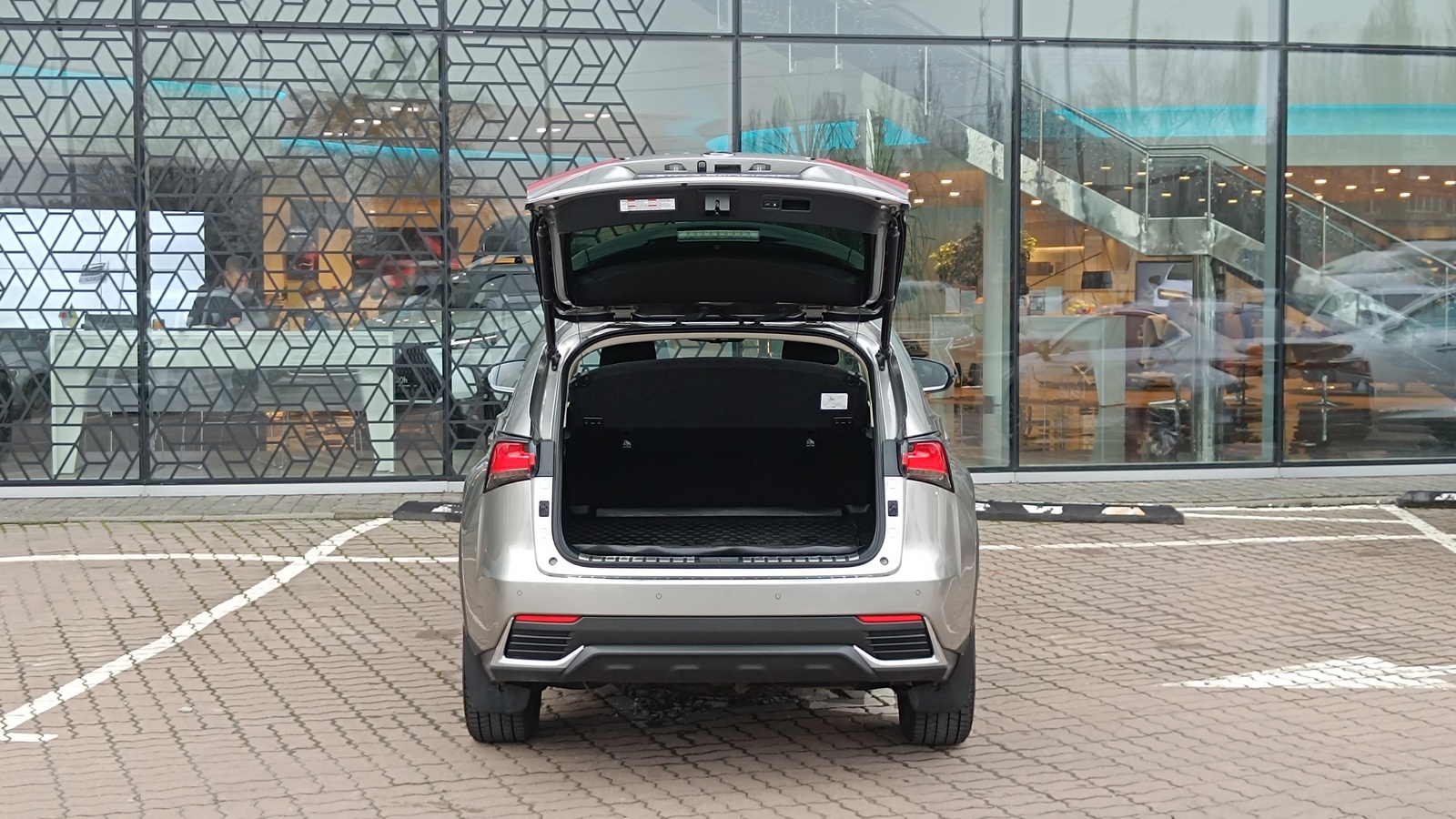 Lexus NX 2020 року з пробігом 36091 км, Універсал, Лексус Київ Захід, м.Київ - 1561000 ГРН | Фото № 10