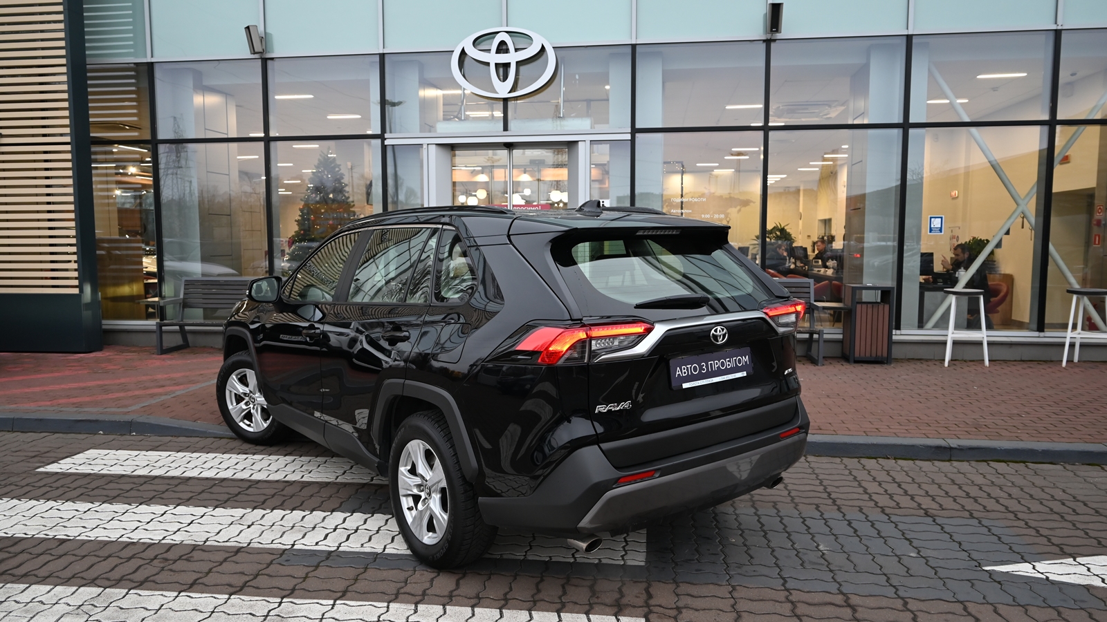 Toyota RAV4 2021 року з пробігом 76407 км, Універсал, Тойота Центр Київ "Сіті Плаза", м.Київ - 1190926 ГРН | Фото № 2