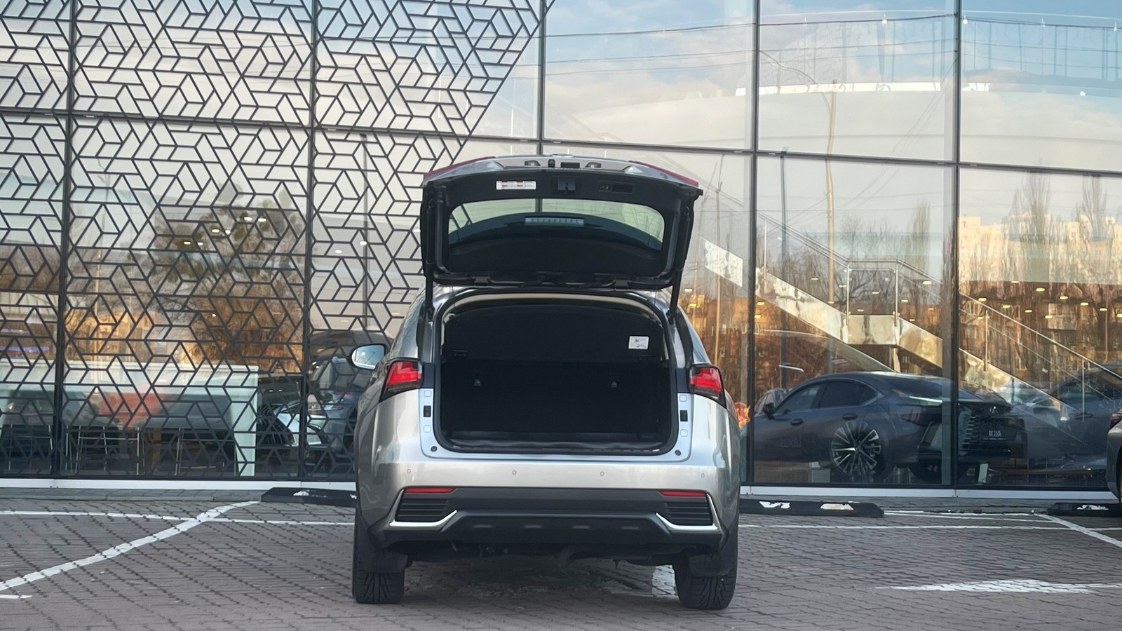 Lexus NX 2020 року, Універсал, Лексус Київ Захід, м.Київ | Фото № 10 Lexus NX 2020 року з пробігом 100728 км, Універсал, Лексус Київ Захід, м.Київ - 1438000 ГРН | Фото № 10