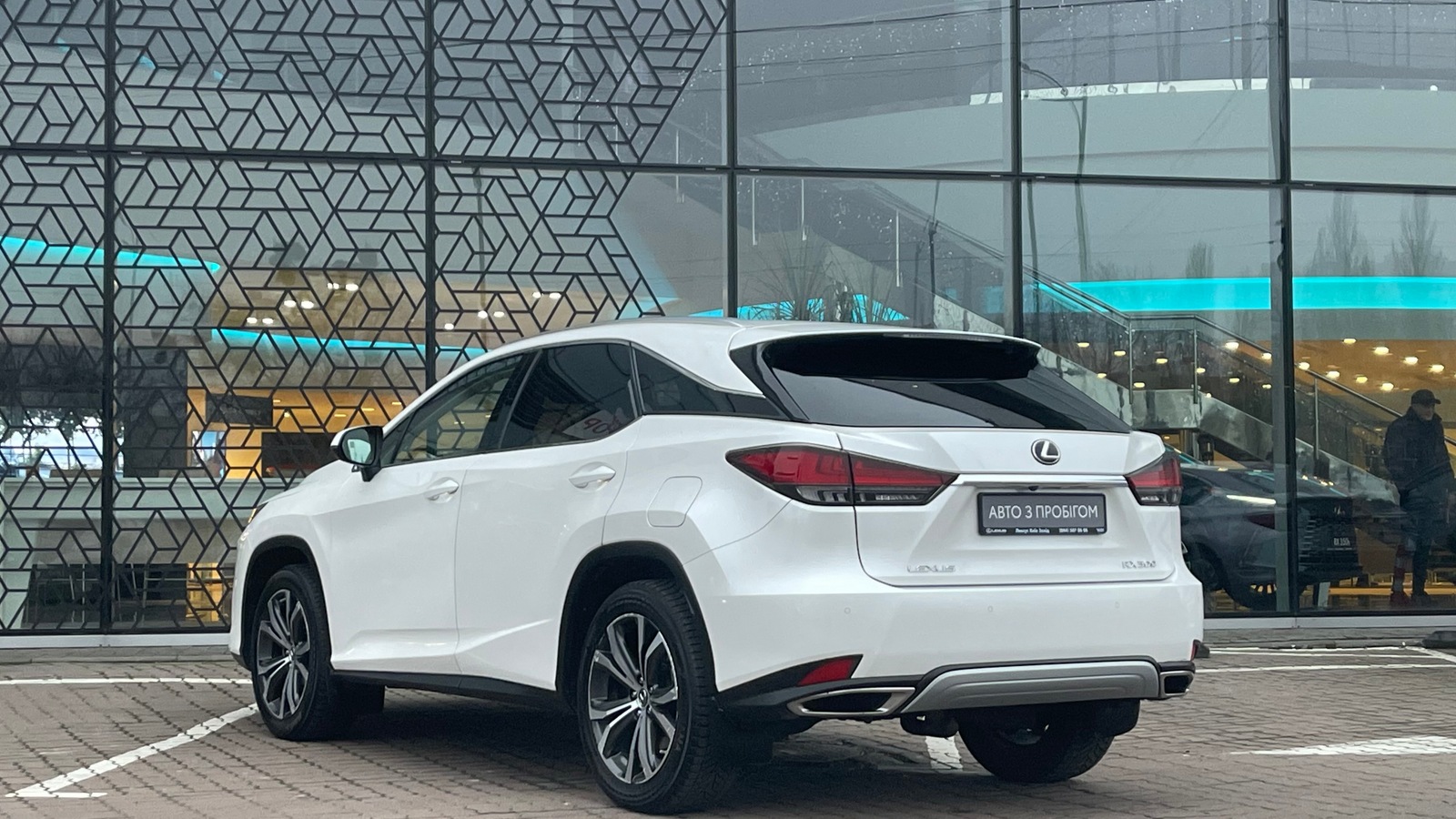 Lexus RX 2019 року з пробігом 73150 км, Універсал, Лексус Київ Захід, м.Київ - 1949000 ГРН | Фото № 2