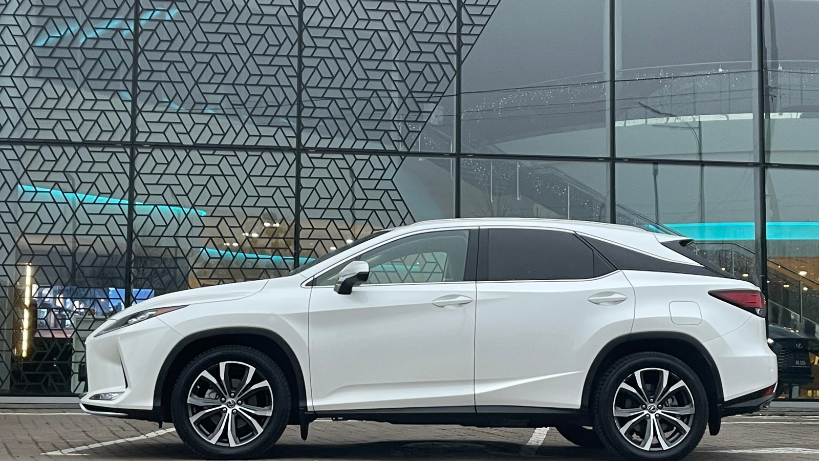 Lexus RX 2019 року з пробігом 73150 км, Універсал, Лексус Київ Захід, м.Київ - 1949000 ГРН | Фото № 3
