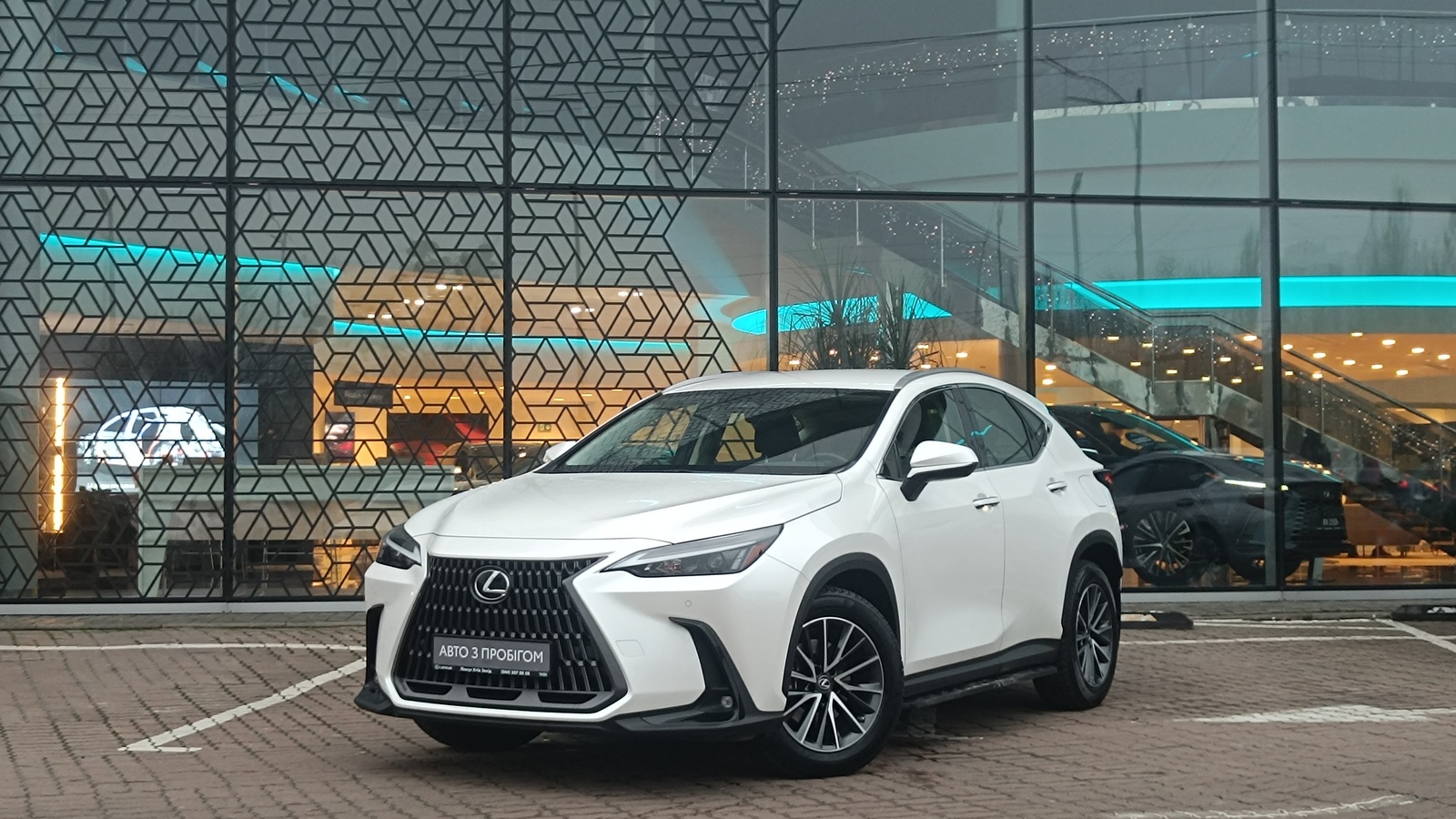 Lexus NX 2022 року з пробігом 38541 км, Універсал, Лексус Київ Захід, м.Київ - 2061000 ГРН | Фото № 1