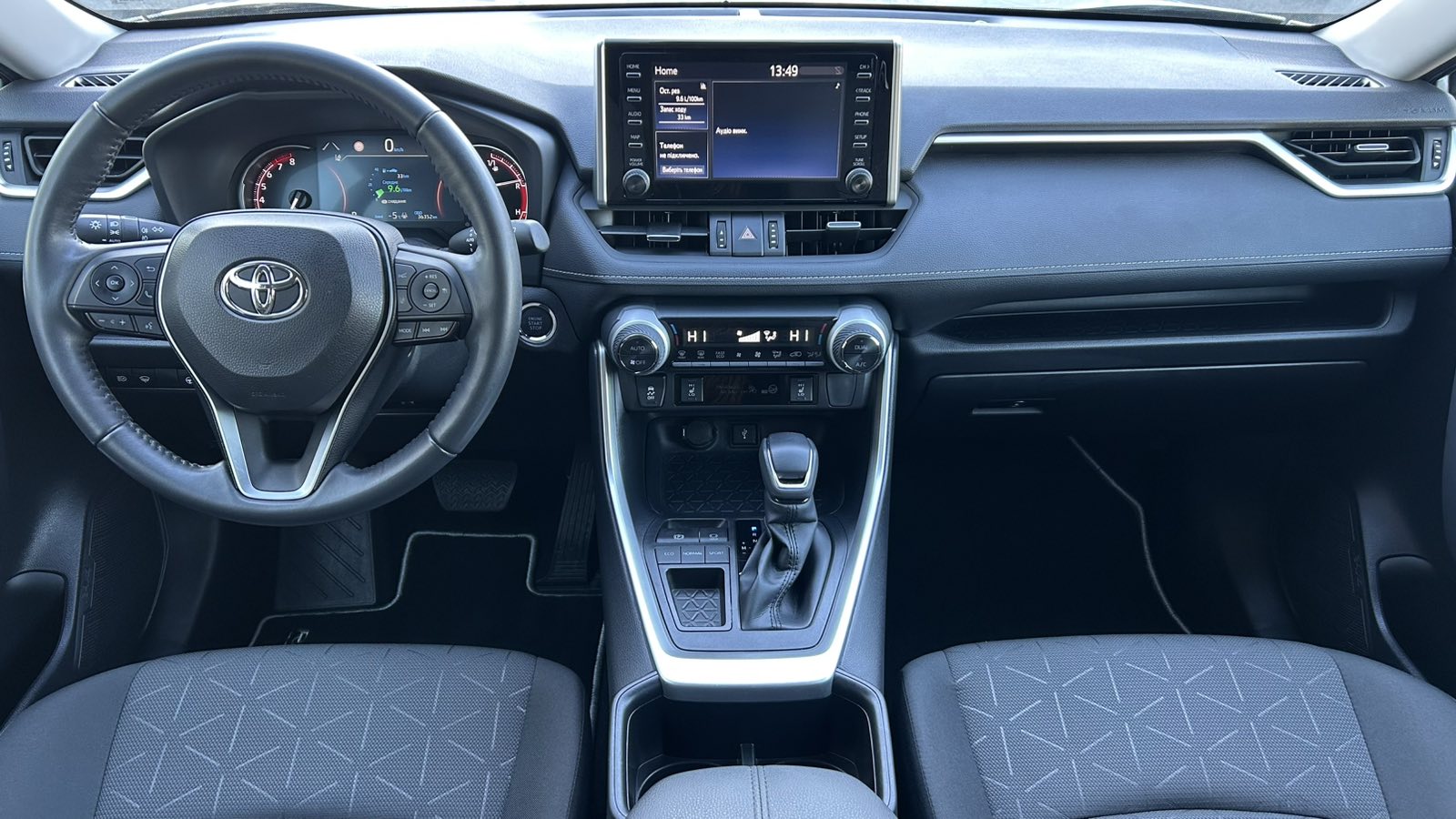 Toyota RAV4 2022 року, Універсал, Тойота Центр Київ "Автосаміт Укравто", м.Київ | Фото № 8 Toyota RAV4 2022 року з пробігом 35752 км, Універсал, Тойота Центр Київ "Автосаміт Укравто", м.Київ - 1410000 ГРН | Фото № 8