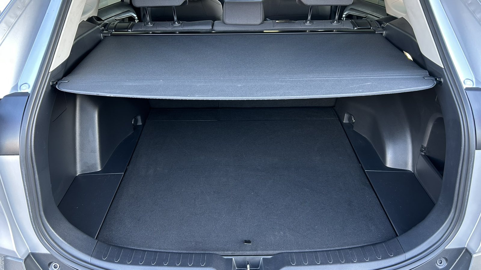 Toyota RAV4 2022 року, Універсал, Тойота Центр Київ "Автосаміт Укравто", м.Київ | Фото № 10 Toyota RAV4 2022 року з пробігом 35752 км, Універсал, Тойота Центр Київ "Автосаміт Укравто", м.Київ - 1410000 ГРН | Фото № 10