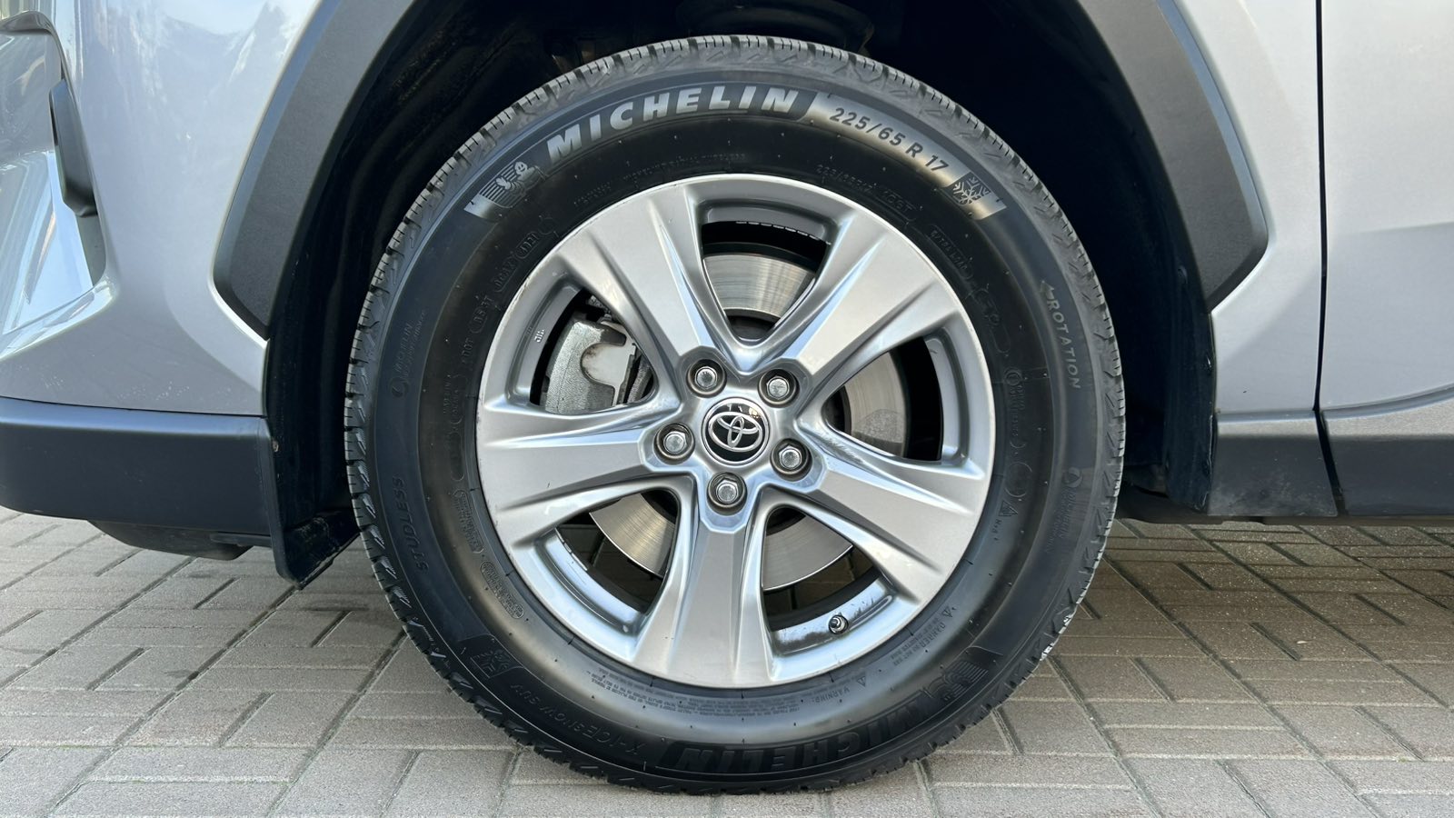 Toyota RAV4 2022 року, Універсал, Тойота Центр Київ "Автосаміт Укравто", м.Київ | Фото № 15 Toyota RAV4 2022 року з пробігом 35752 км, Універсал, Тойота Центр Київ "Автосаміт Укравто", м.Київ - 1410000 ГРН | Фото № 15