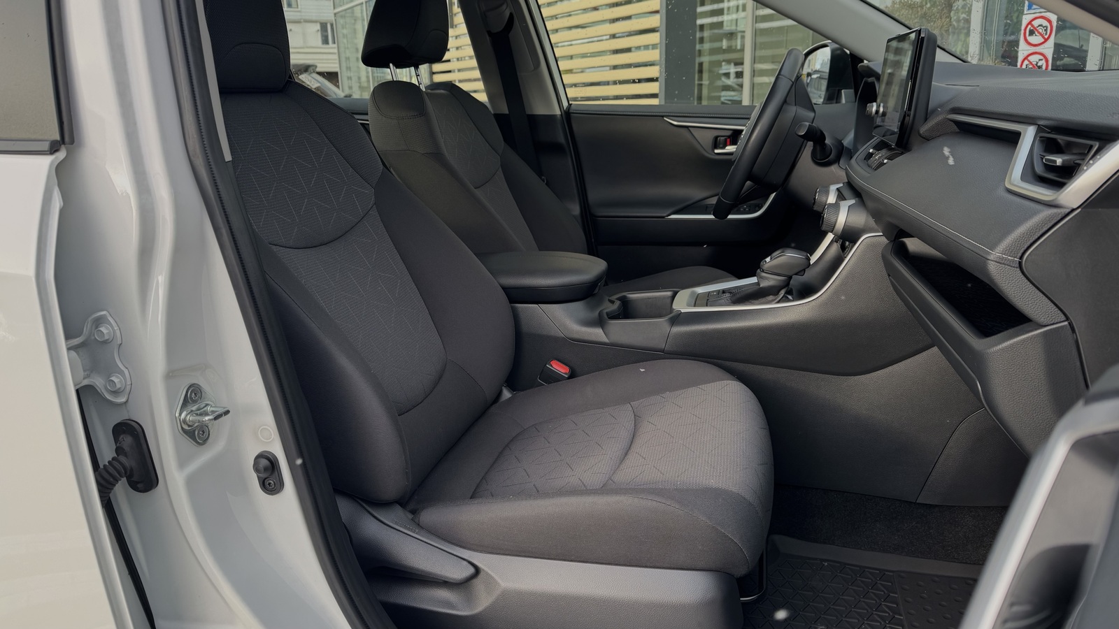 Toyota RAV4 2023 року з пробігом 19687 км, Універсал, Тойота Центр Чернігів "Соллі-Плюс", м.Чернігів - 1450000 ГРН | Фото № 6