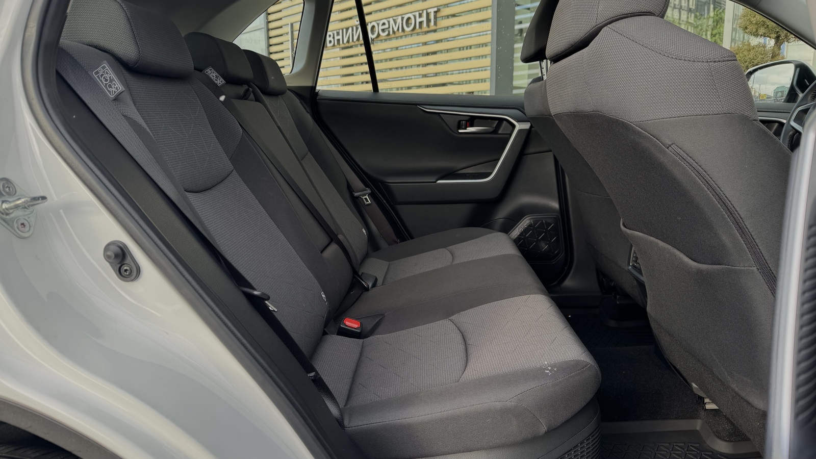 Toyota RAV4 2023 року з пробігом 19687 км, Універсал, Тойота Центр Чернігів "Соллі-Плюс", м.Чернігів - 1450000 ГРН | Фото № 7