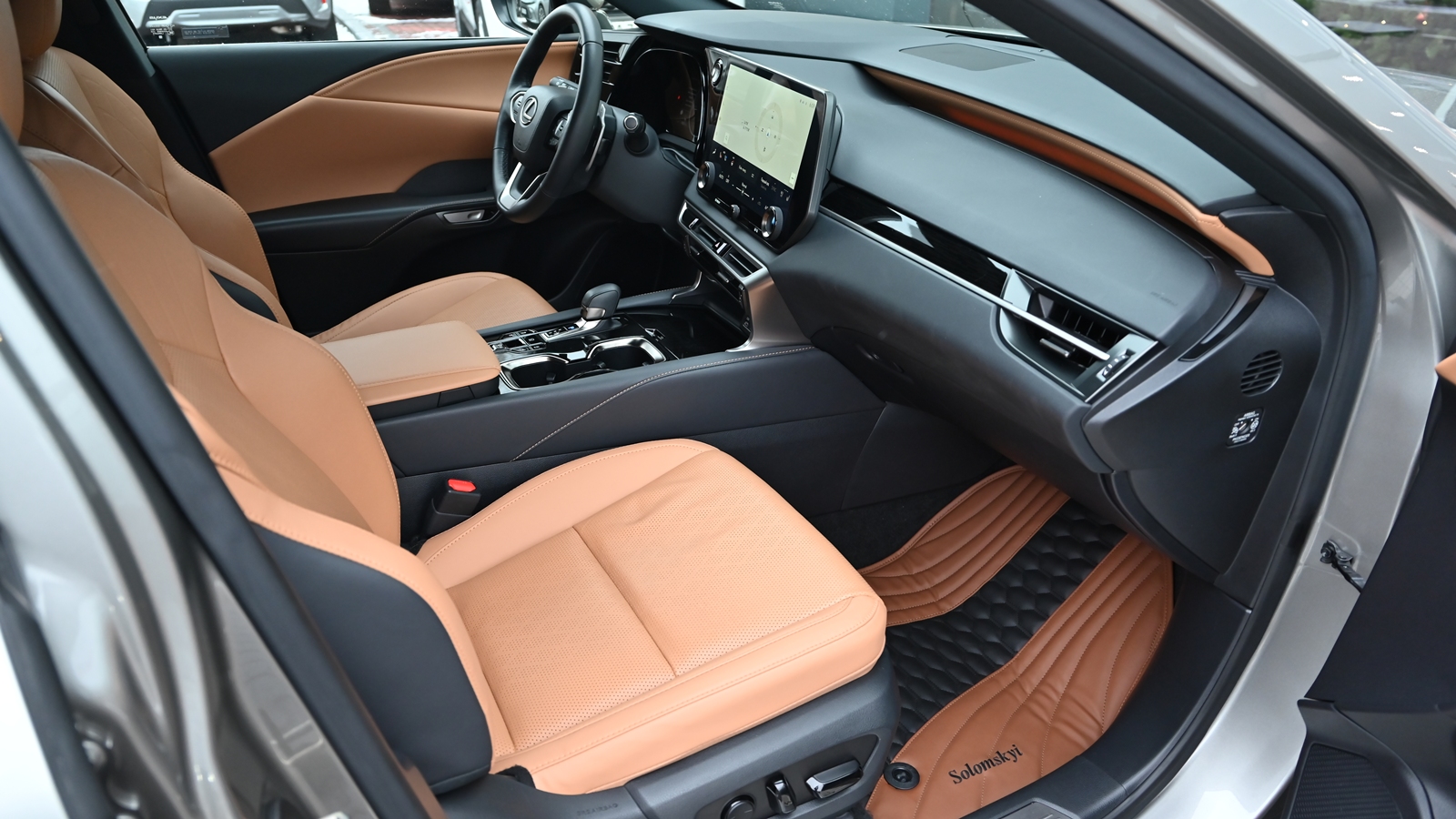 Lexus RX 2023 року, Універсал, Тойота Центр Київ "Сіті Плаза", м.Київ | Фото № 6 Lexus RX 2023 року з пробігом 18300 км, Універсал, Тойота Центр Київ "Сіті Плаза", м.Київ - 2736500 ГРН | Фото № 6