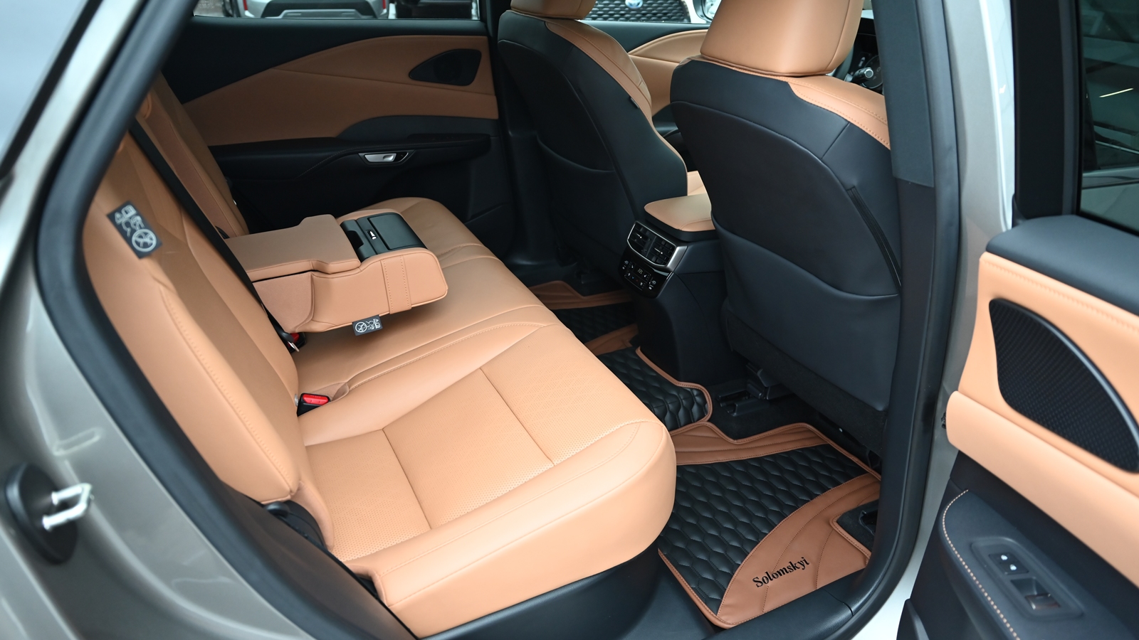 Lexus RX 2023 року, Універсал, Тойота Центр Київ "Сіті Плаза", м.Київ | Фото № 7 Lexus RX 2023 року з пробігом 18300 км, Універсал, Тойота Центр Київ "Сіті Плаза", м.Київ - 2736500 ГРН | Фото № 7