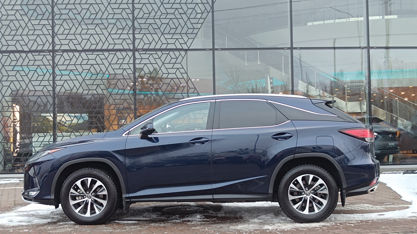 Lexus RX 2021 року з пробігом 33689 км, Універсал, Лексус Київ Захід, м.Київ - 1998000 ГРН | Фото № 3