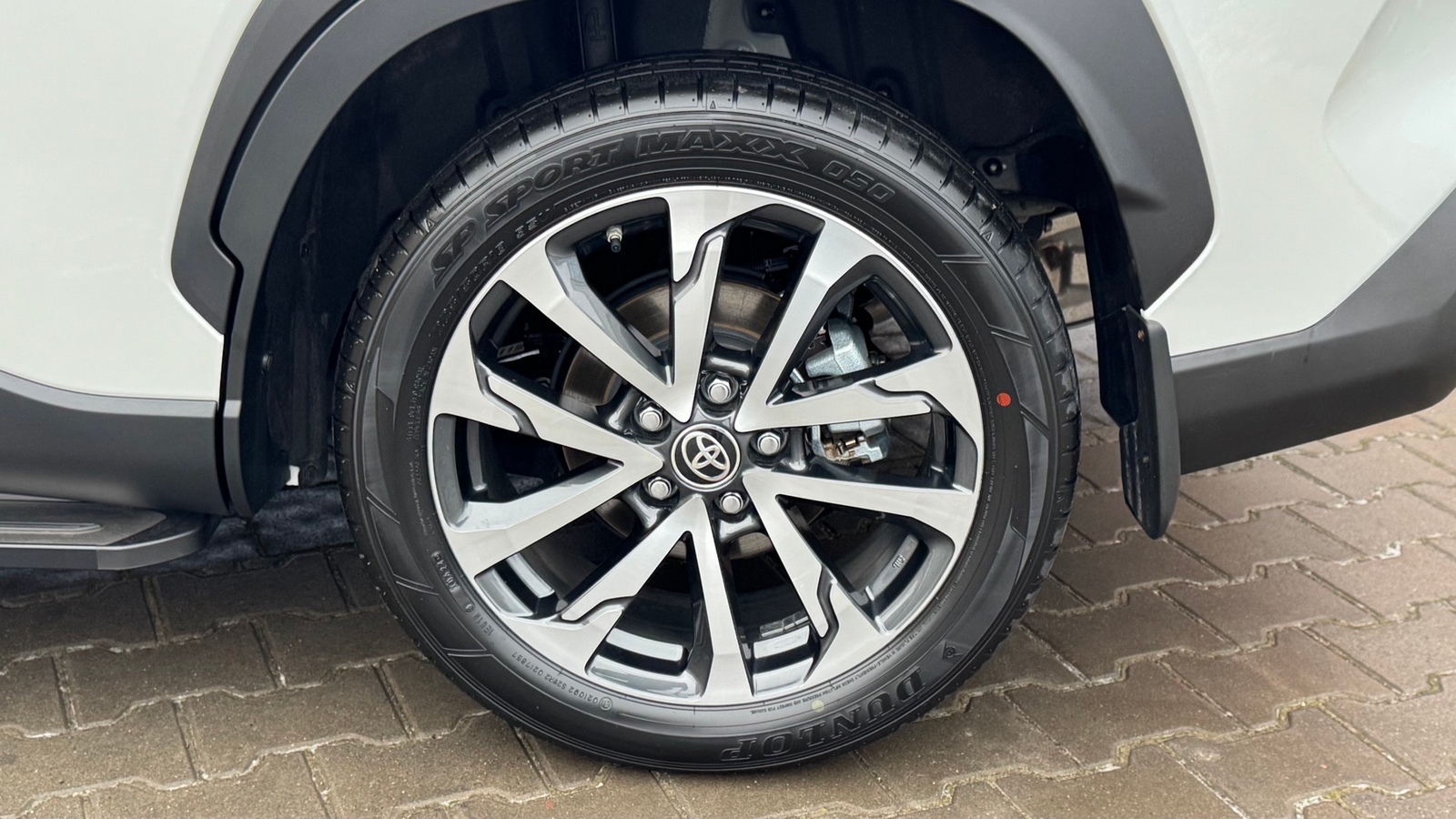 Toyota COROLLA CROSS 2024 року з пробігом 2715 км, Хетчбек, Тойота Центр Івано-Франківськ "Класик-Авто", м.Івано-Франківськ - 1605000 ГРН | Фото № 16