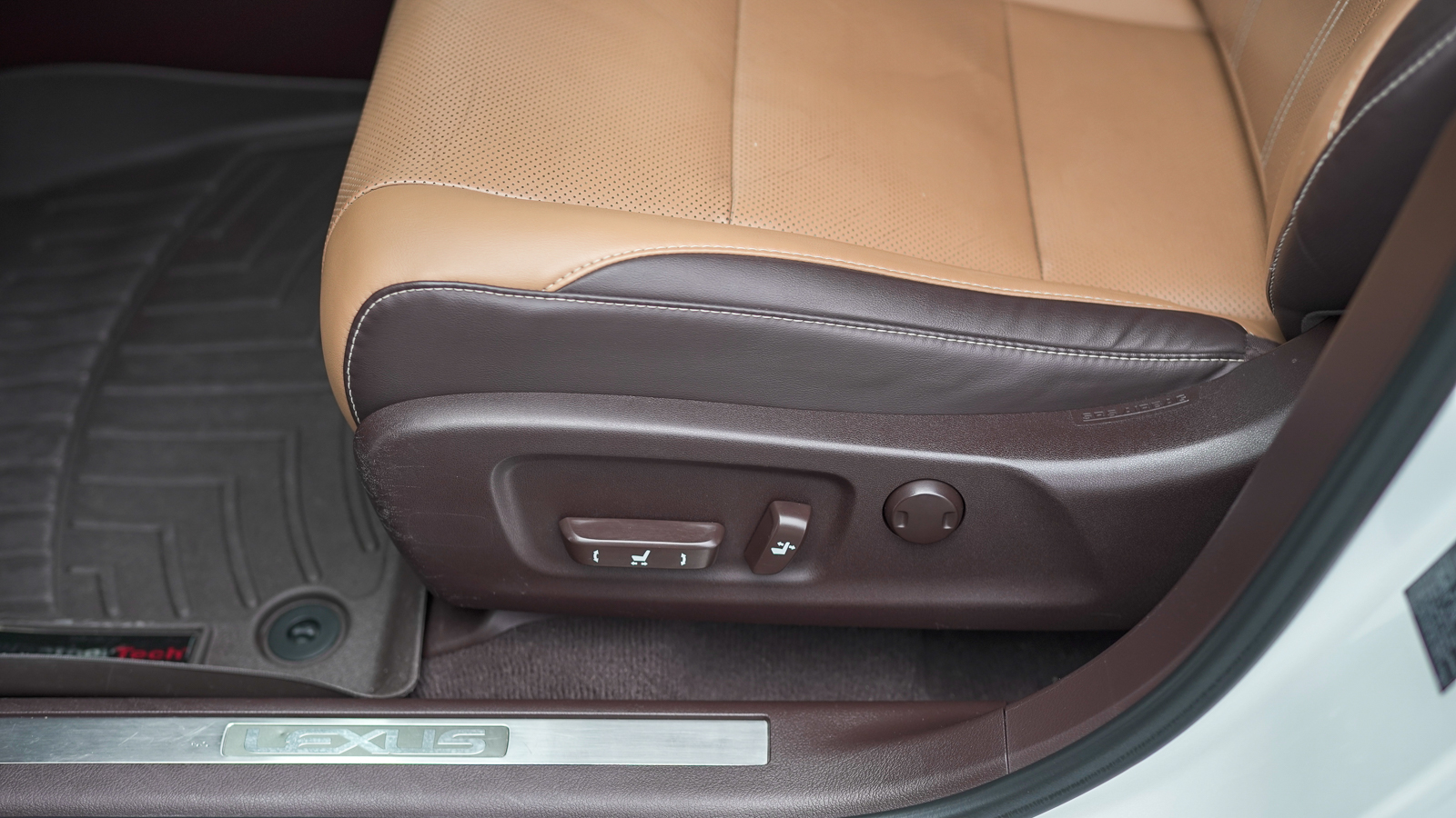 Lexus RX 2017 року, Універсал, Лексус Львів, м.Львів | Фото № 18 Lexus RX 2017 року з пробігом 122587 км, Універсал, Лексус Львів, м.Львів - 1332450 ГРН | Фото № 18