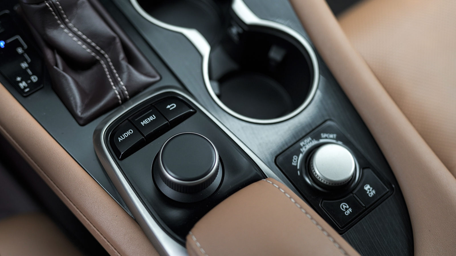 Lexus RX 2017 року, Універсал, Лексус Львів, м.Львів | Фото № 32 Lexus RX 2017 року з пробігом 122587 км, Універсал, Лексус Львів, м.Львів - 1332450 ГРН | Фото № 32