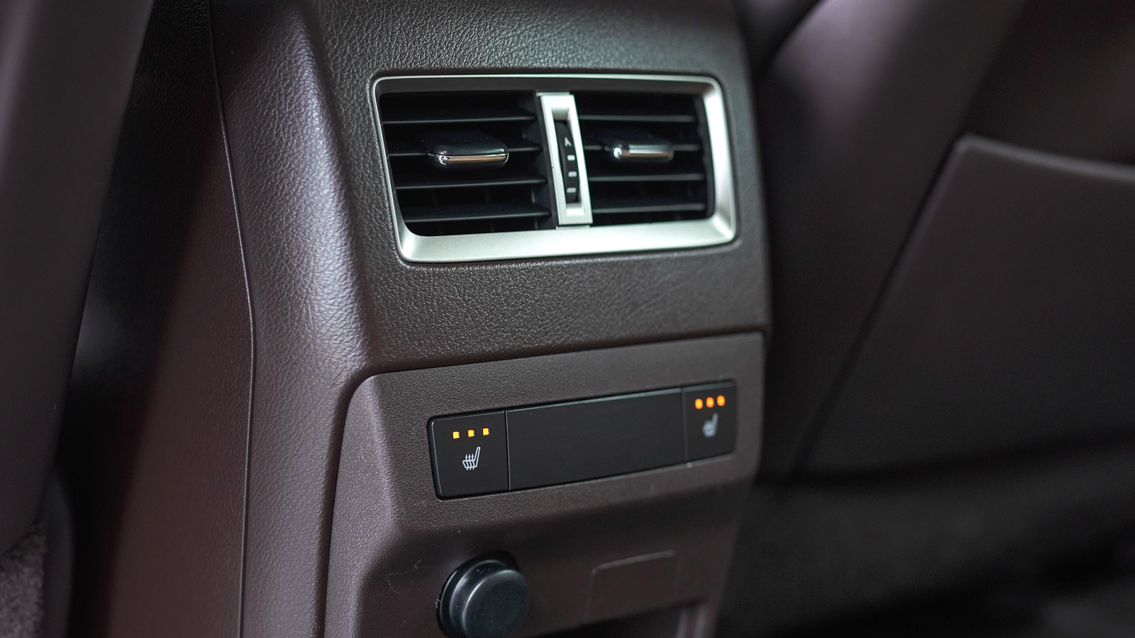 Lexus RX 2017 року, Універсал, Лексус Львів, м.Львів | Фото № 33 Lexus RX 2017 року з пробігом 122587 км, Універсал, Лексус Львів, м.Львів - 1332450 ГРН | Фото № 33