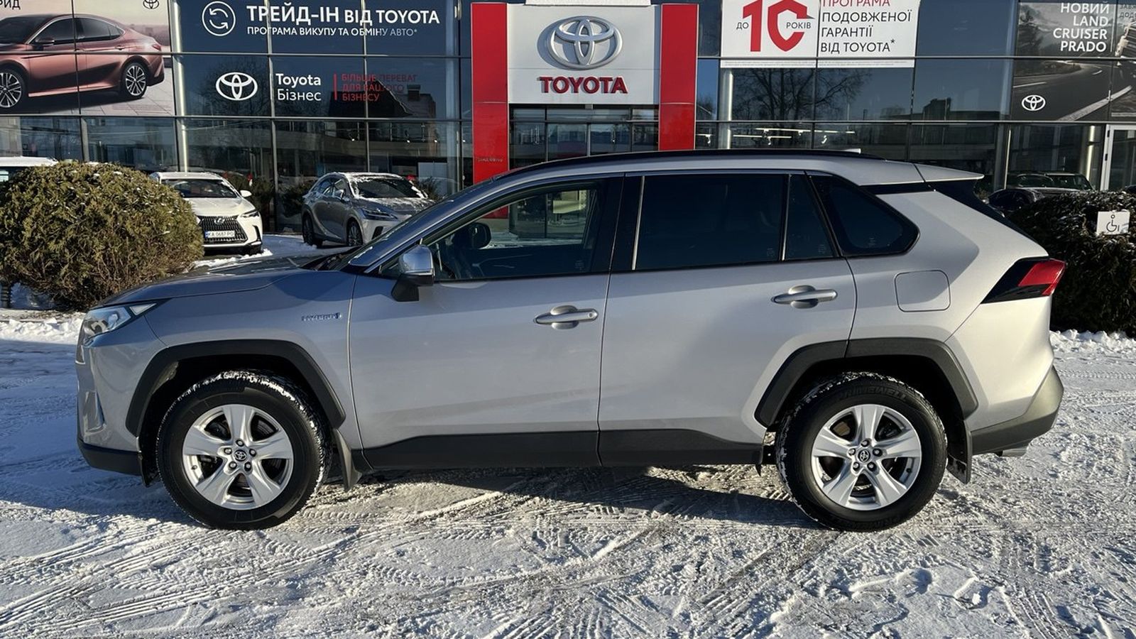 Toyota RAV4 2020 року, Універсал, Тойота Центр Хмельницький "Гранд Мотор", м.Хмельницький | Фото № 3 Toyota RAV4 2020 року з пробігом 102472 км, Універсал, Тойота Центр Хмельницький "Гранд Мотор", м.Хмельницький - 1236000 ГРН | Фото № 3