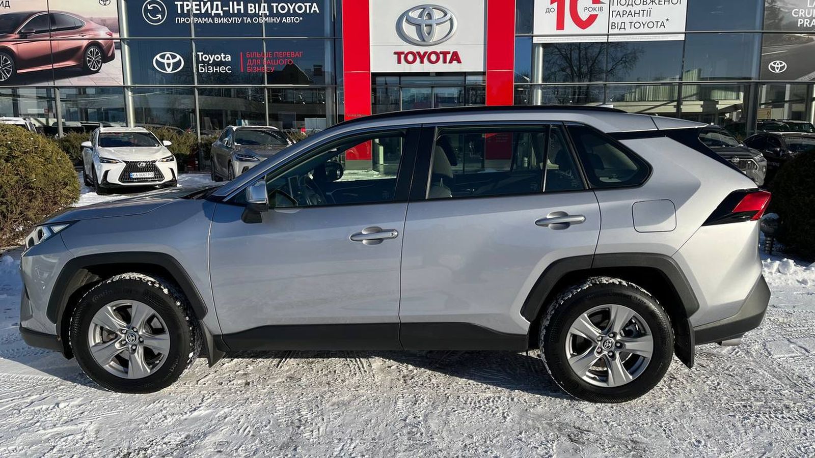 Toyota RAV4 2022 року з пробігом 79794 км, Універсал, Тойота Центр Хмельницький "Гранд Мотор", м.Хмельницький - 1211250 ГРН | Фото № 3