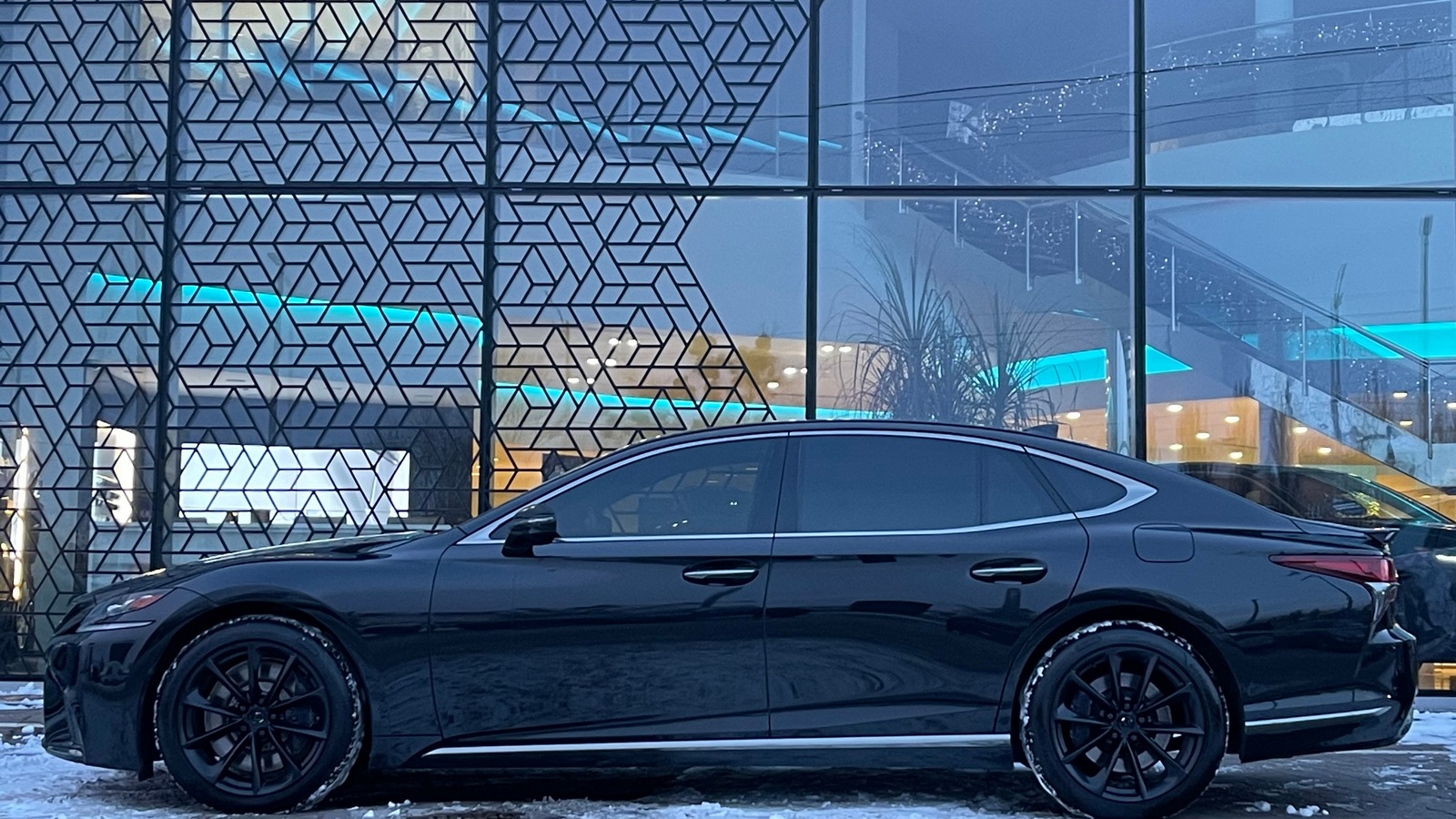 Lexus LS 2018 року з пробігом 29345 км, Седан, Лексус Київ Захід, м.Київ - 3000000 ГРН | Фото № 3