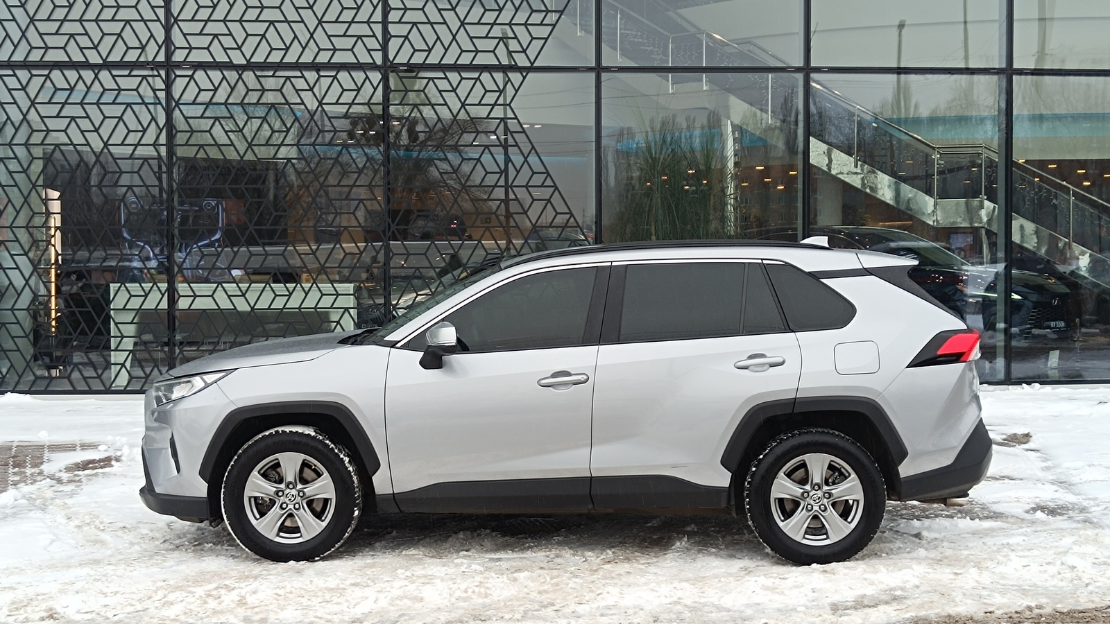 Toyota RAV4 2022 року з пробігом 165121 км, Універсал, Лексус Київ Захід, м.Київ - 1181000 ГРН | Фото № 3