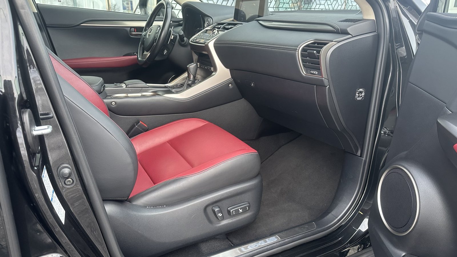 Lexus NX 2020 року з пробігом 52500 км, Універсал, Лексус Київ Аеропорт, м.Київ - 1751890 ГРН | Фото № 6