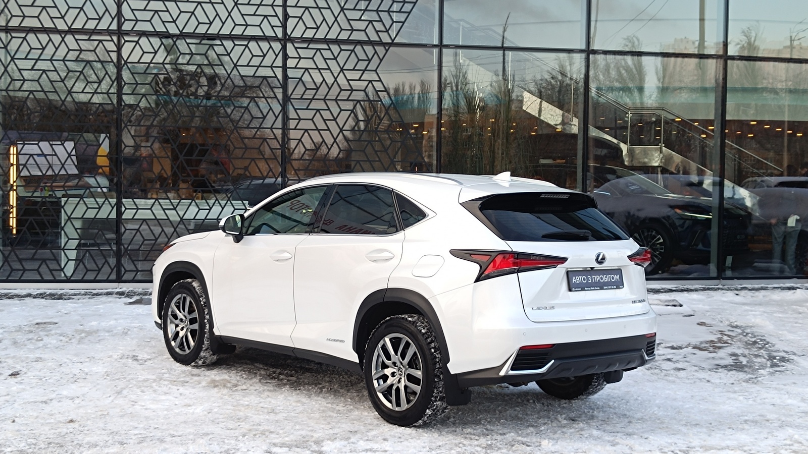 Lexus NX 2019 року з пробігом 69946 км, Універсал, Лексус Київ Захід, м.Київ - 1549000 ГРН | Фото № 2