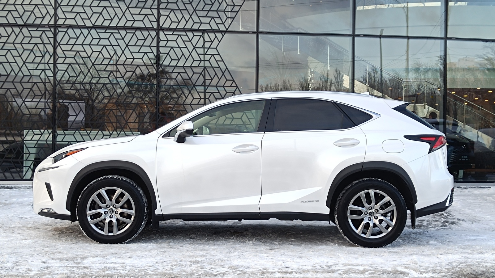 Lexus NX 2019 року з пробігом 69946 км, Універсал, Лексус Київ Захід, м.Київ - 1549000 ГРН | Фото № 3