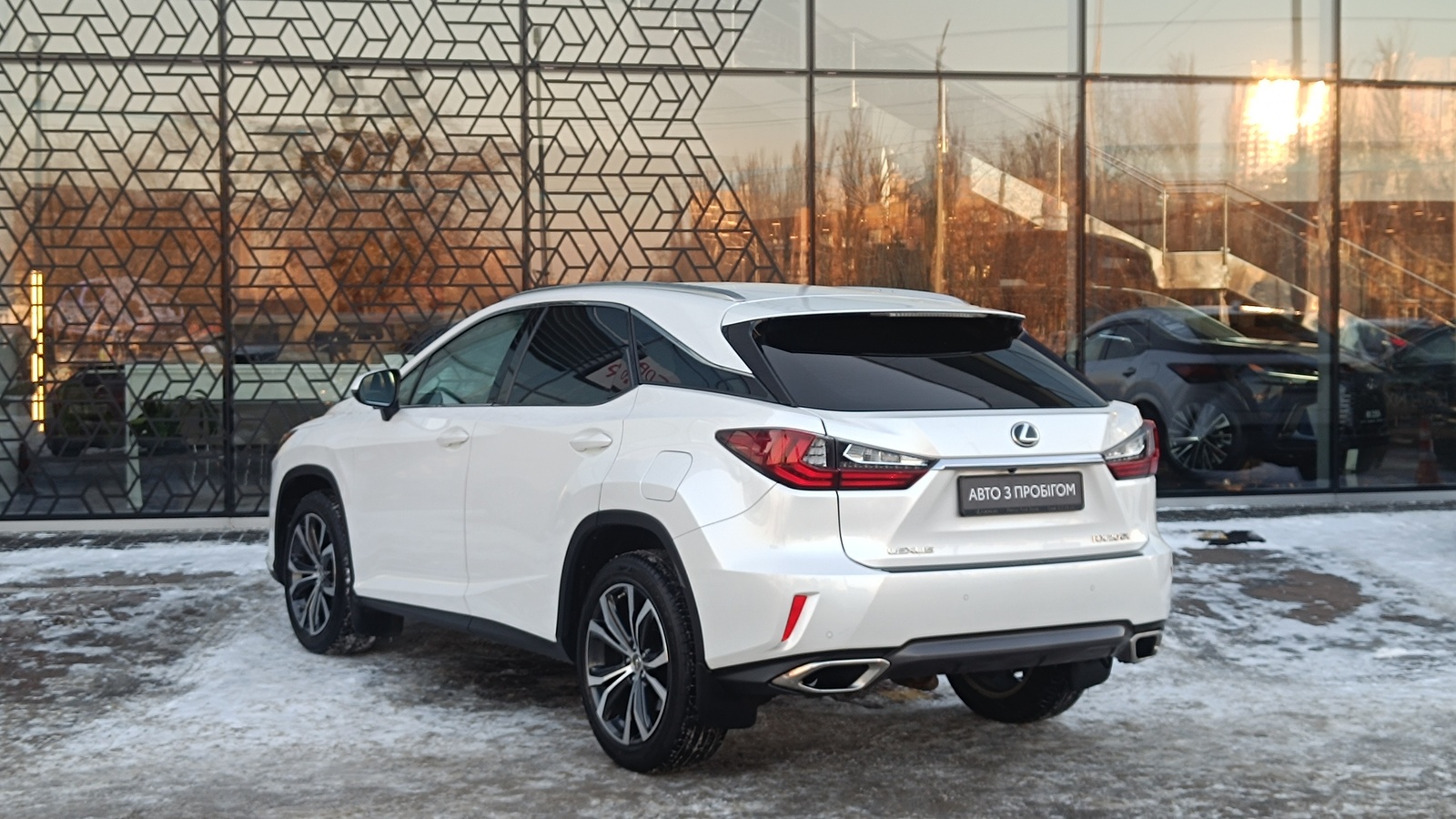 Lexus RX 2017 року з пробігом 37026 км, Універсал, Лексус Київ Захід, м.Київ - 1676000 ГРН | Фото № 2