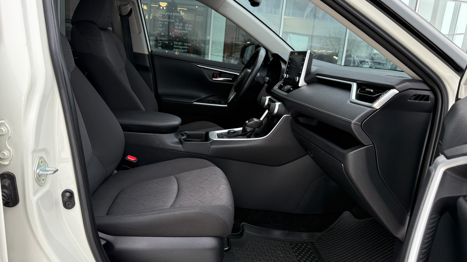 Toyota RAV4 2019 року з пробігом 82239 км, Універсал, Тойота Центр Рівне "Агат Авто", м.Рівне - 1342300 ГРН | Фото № 6