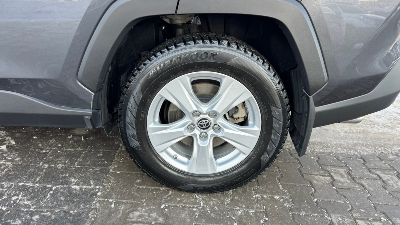 Toyota RAV4 2020 року, Універсал, Тойота Центр Івано-Франківськ "Класик-Авто", м.Івано-Франківськ | Фото № 16 Toyota RAV4 2020 року з пробігом 72134 км, Універсал, Тойота Центр Івано-Франківськ "Класик-Авто", м.Івано-Франківськ - 1372000 ГРН | Фото № 16