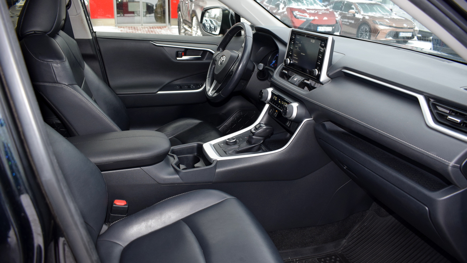 Toyota RAV4 2020 року, Універсал, Тойота Центр Житомир "Стар - Кар", м.Житомир | Фото № 6 Toyota RAV4 2020 року з пробігом 127908 км, Універсал, Тойота Центр Житомир "Стар - Кар", м.Житомир - 1398590 ГРН | Фото № 6