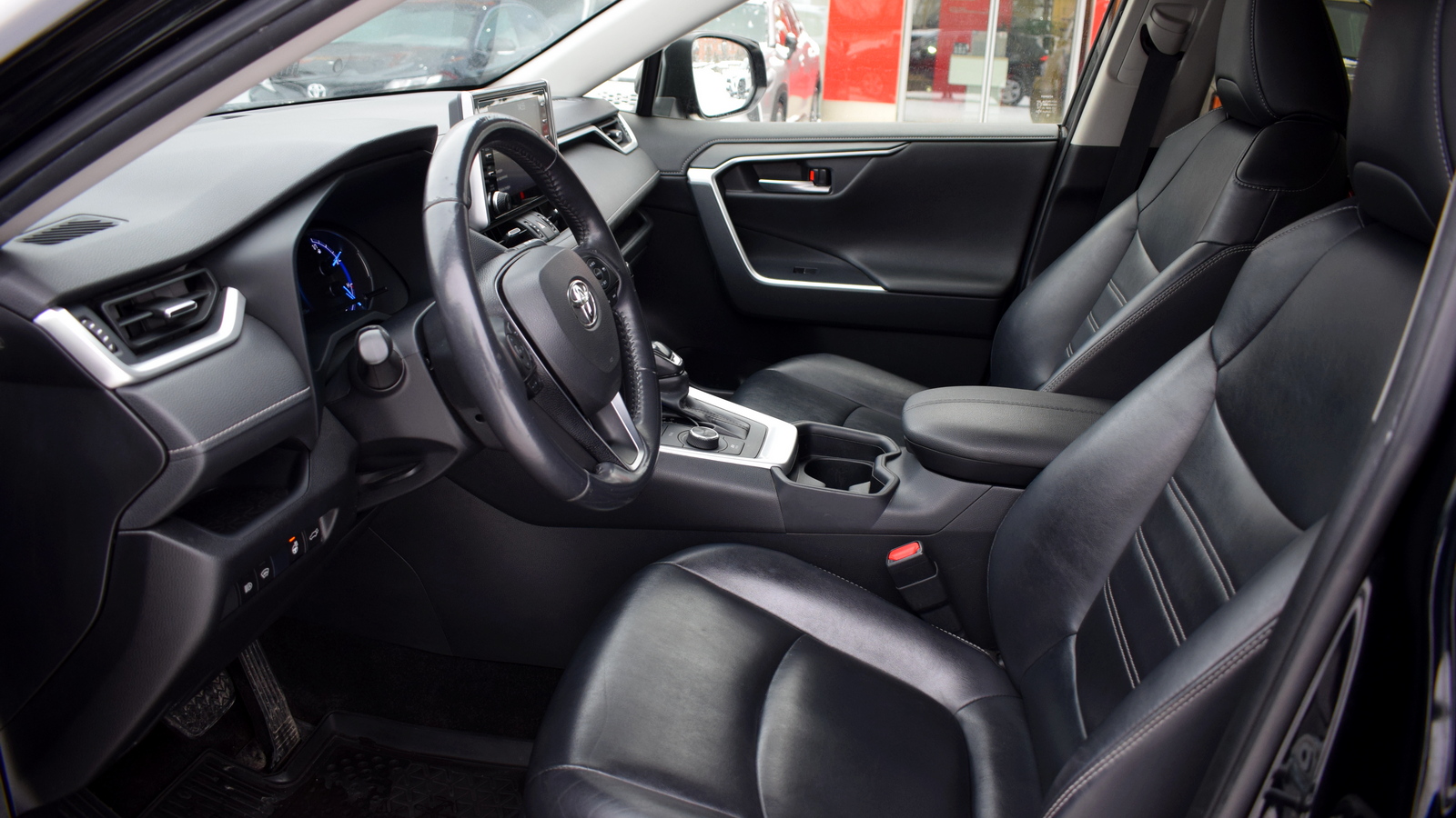 Toyota RAV4 2020 року, Універсал, Тойота Центр Житомир "Стар - Кар", м.Житомир | Фото № 12 Toyota RAV4 2020 року з пробігом 127908 км, Універсал, Тойота Центр Житомир "Стар - Кар", м.Житомир - 1398590 ГРН | Фото № 12