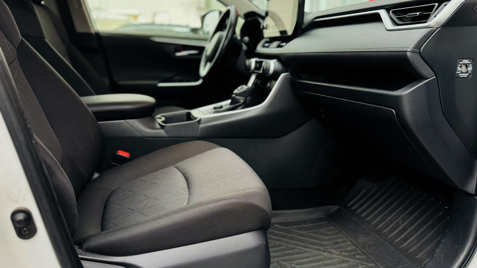 Toyota RAV4 2023 року, Універсал, Тойота Центр Тернопіль "Кристал Моторс", м.Тернопіль | Фото № 6 Toyota RAV4 2023 року з пробігом 116921 км, Універсал, Тойота Центр Тернопіль "Кристал Моторс", м.Тернопіль - 1280000 ГРН | Фото № 6