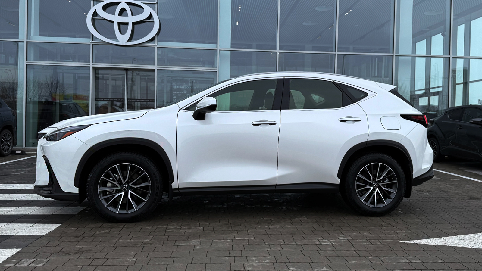 Lexus NX 2023 року, Універсал, Тойота Центр Рівне "Агат Авто", м.Рівне | Фото № 3 Lexus NX 2023 року з пробігом 16510 км, Універсал, Тойота Центр Рівне "Агат Авто", м.Рівне - 1874850 ГРН | Фото № 3