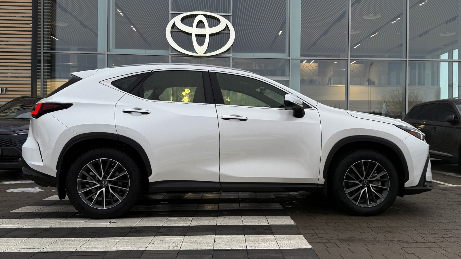 Lexus NX 2023 року, Універсал, Тойота Центр Рівне "Агат Авто", м.Рівне | Фото № 17 Lexus NX 2023 року з пробігом 16510 км, Універсал, Тойота Центр Рівне "Агат Авто", м.Рівне - 1874850 ГРН | Фото № 17