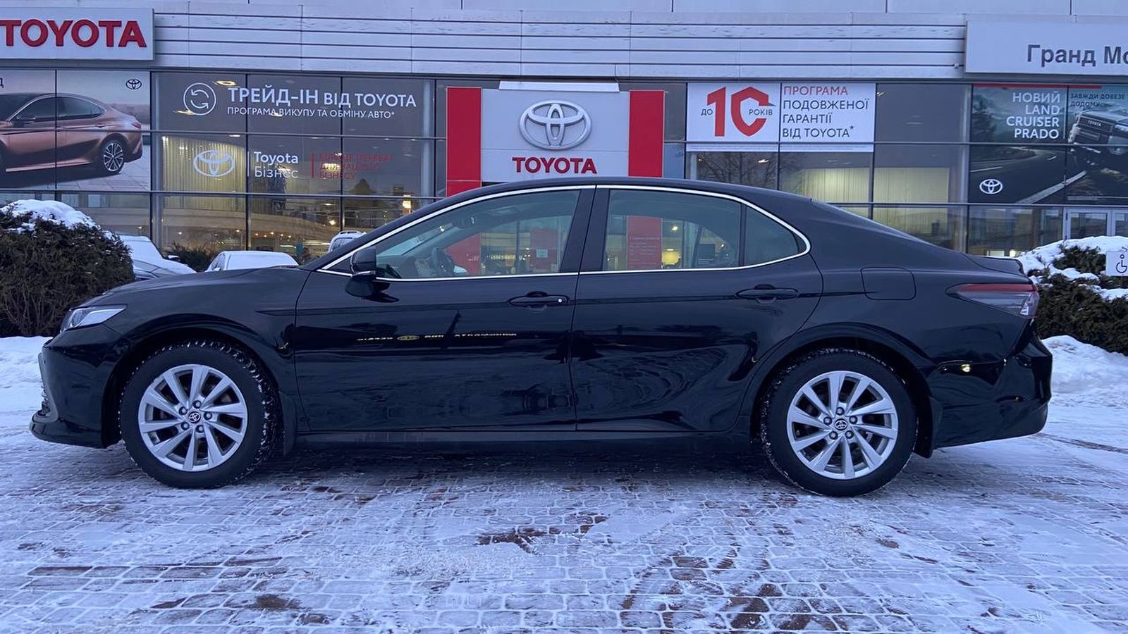 Toyota CAMRY 2021 року з пробігом 209428 км, Седан, Тойота Центр Хмельницький "Гранд Мотор", м.Хмельницький - 1061160 ГРН | Фото № 3