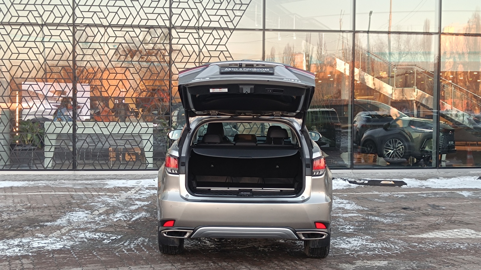 Lexus RX 2019 року, Універсал, Лексус Київ Захід, м.Київ | Фото № 10 Lexus RX 2019 року з пробігом 88112 км, Універсал, Лексус Київ Захід, м.Київ - 1839000 ГРН | Фото № 10